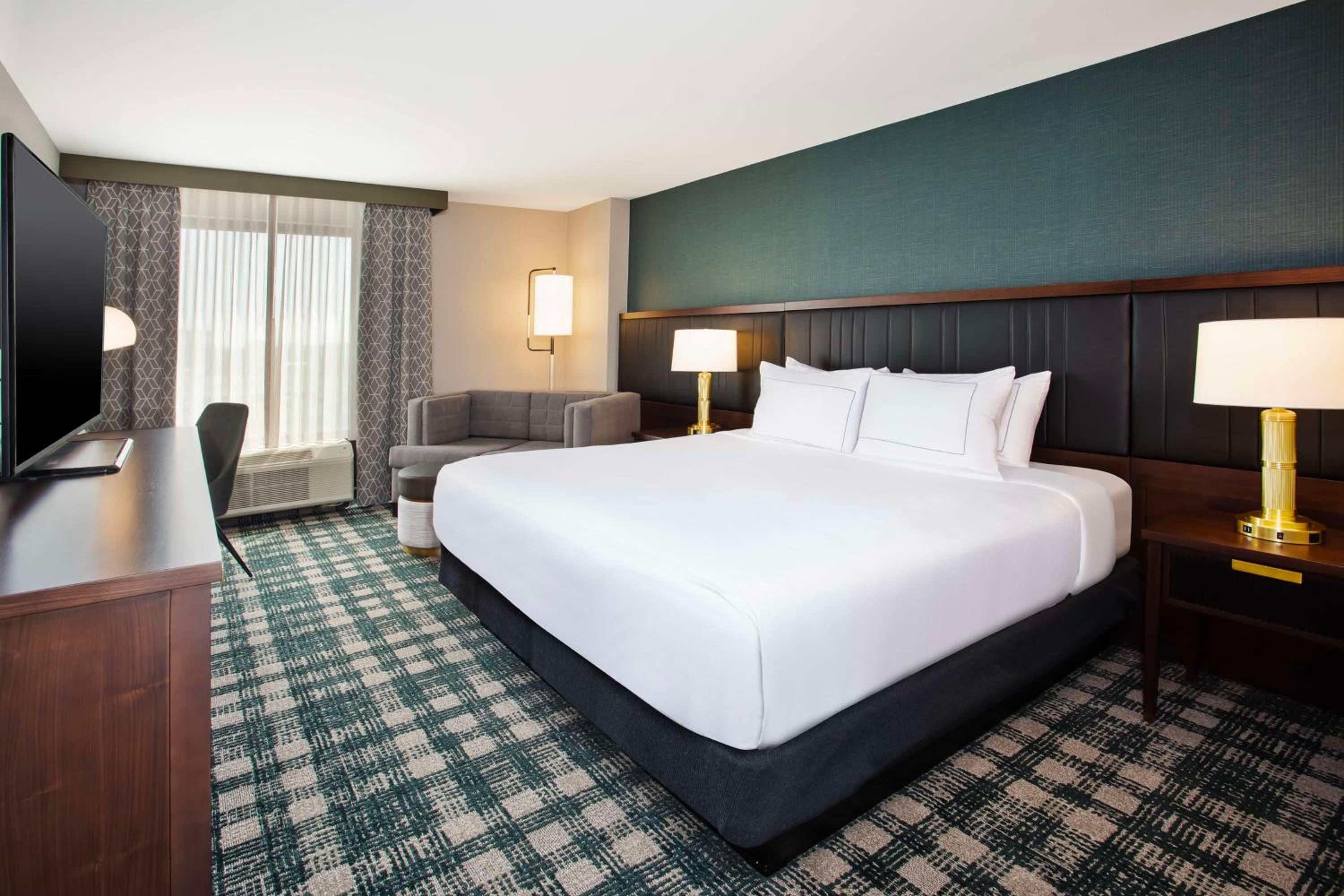 King Room with Sofa Bed and River View photo 1