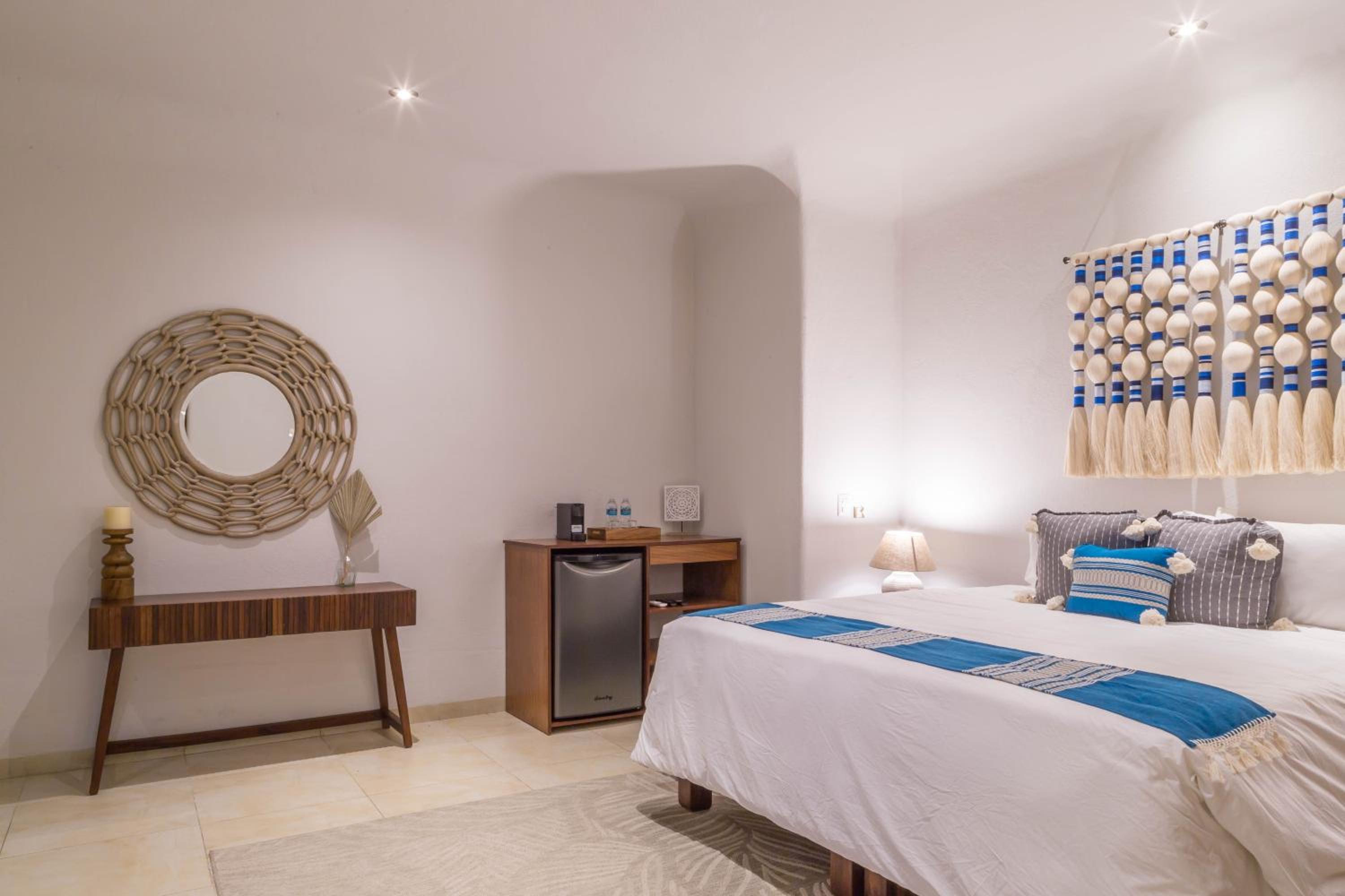 Junior Suite with Partial Sea View - Photo 6