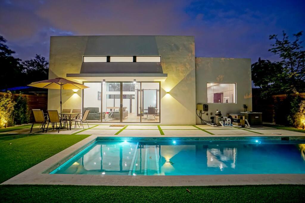 Villa photo 2