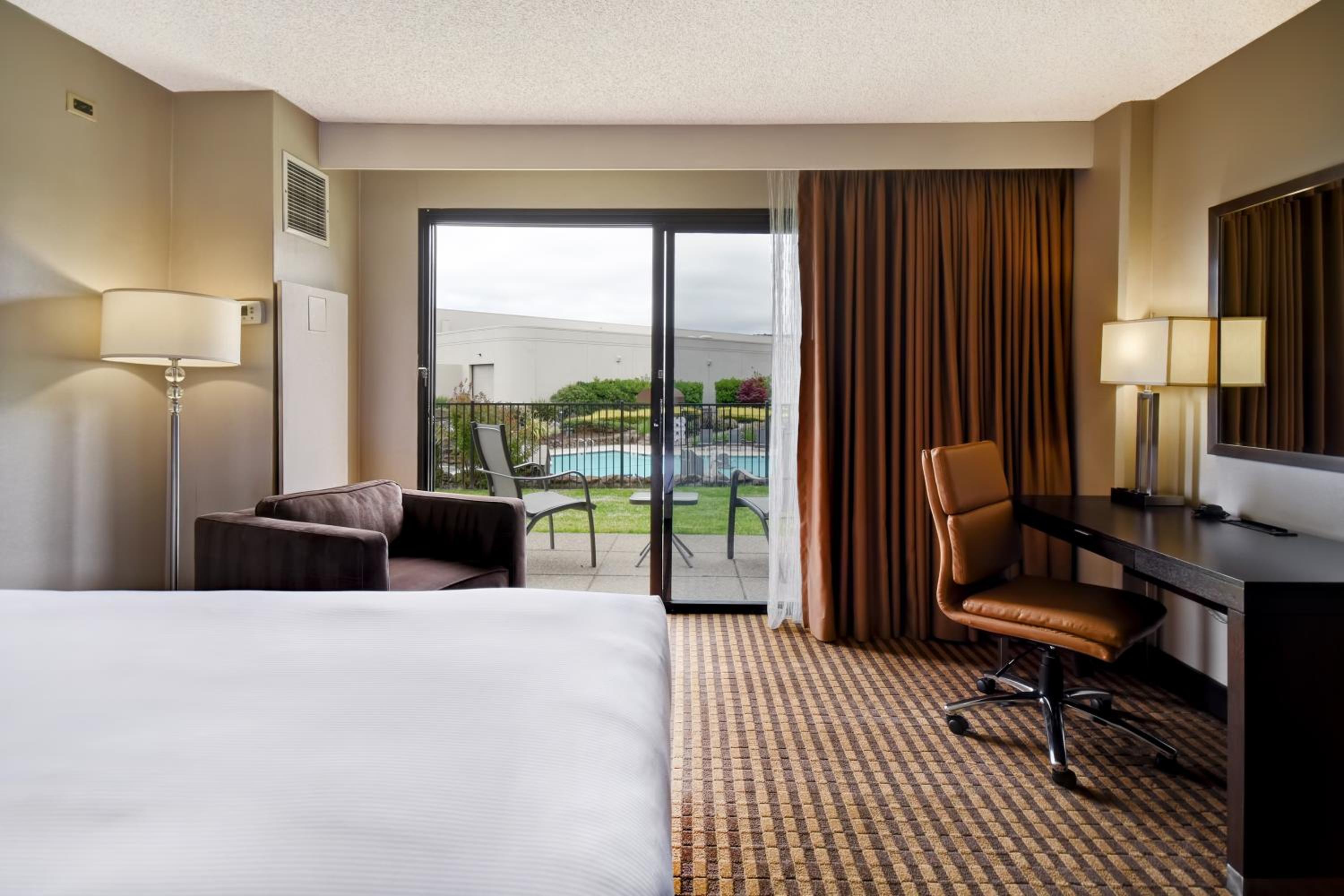 Deluxe Double Room with Two Double Beds - Photo 4