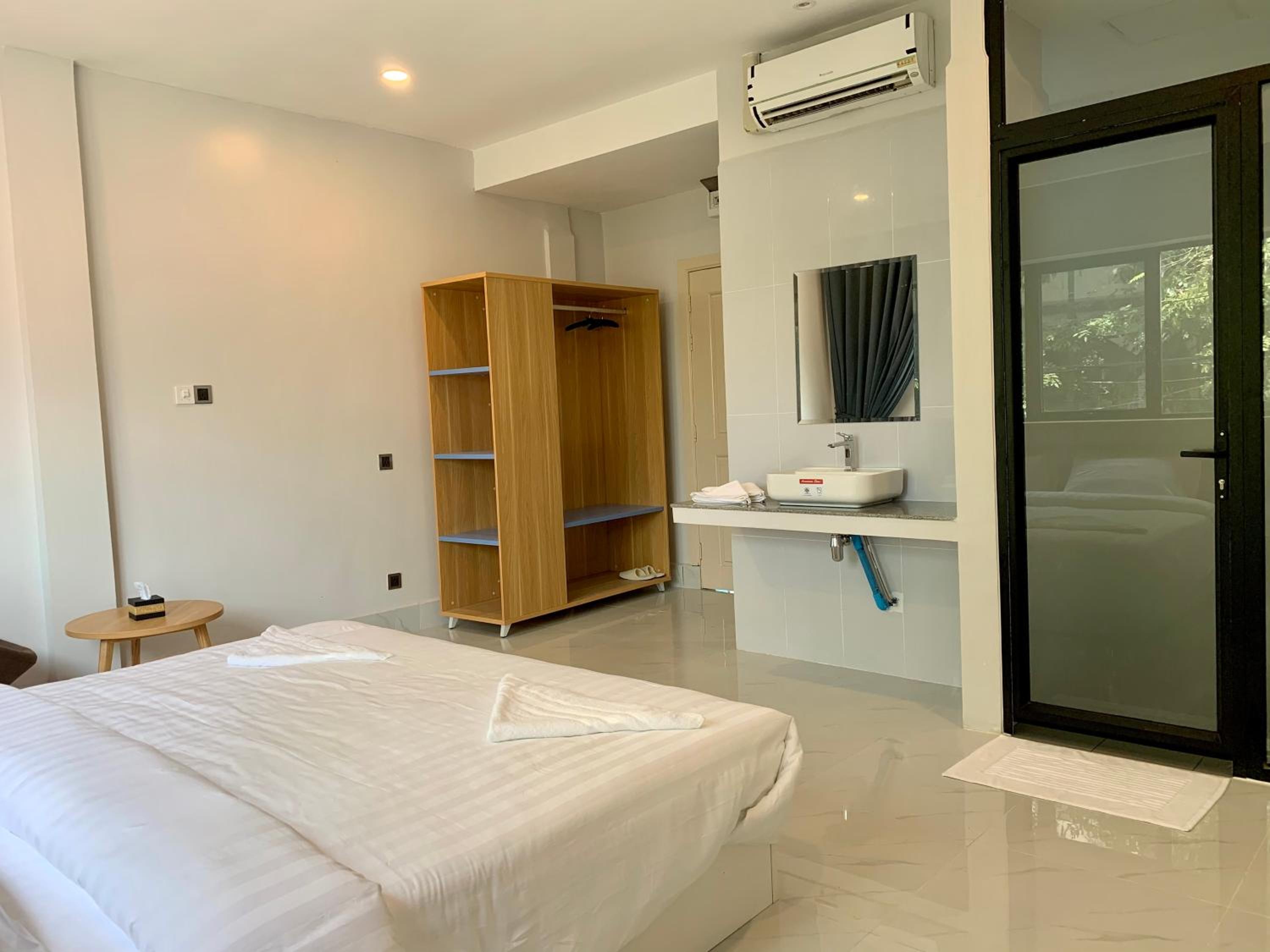 King Room - Photo 6