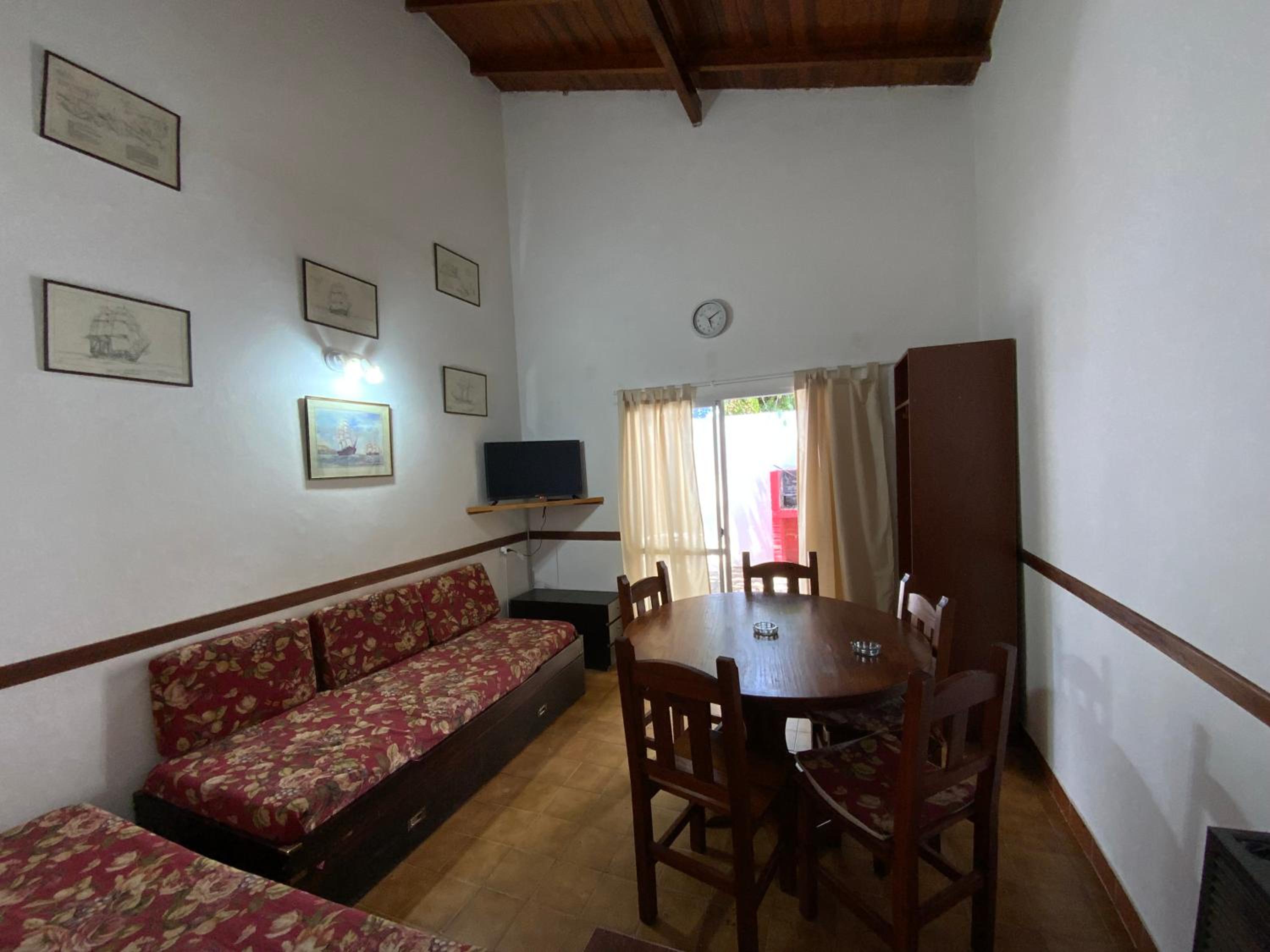 One-Bedroom House photo 3