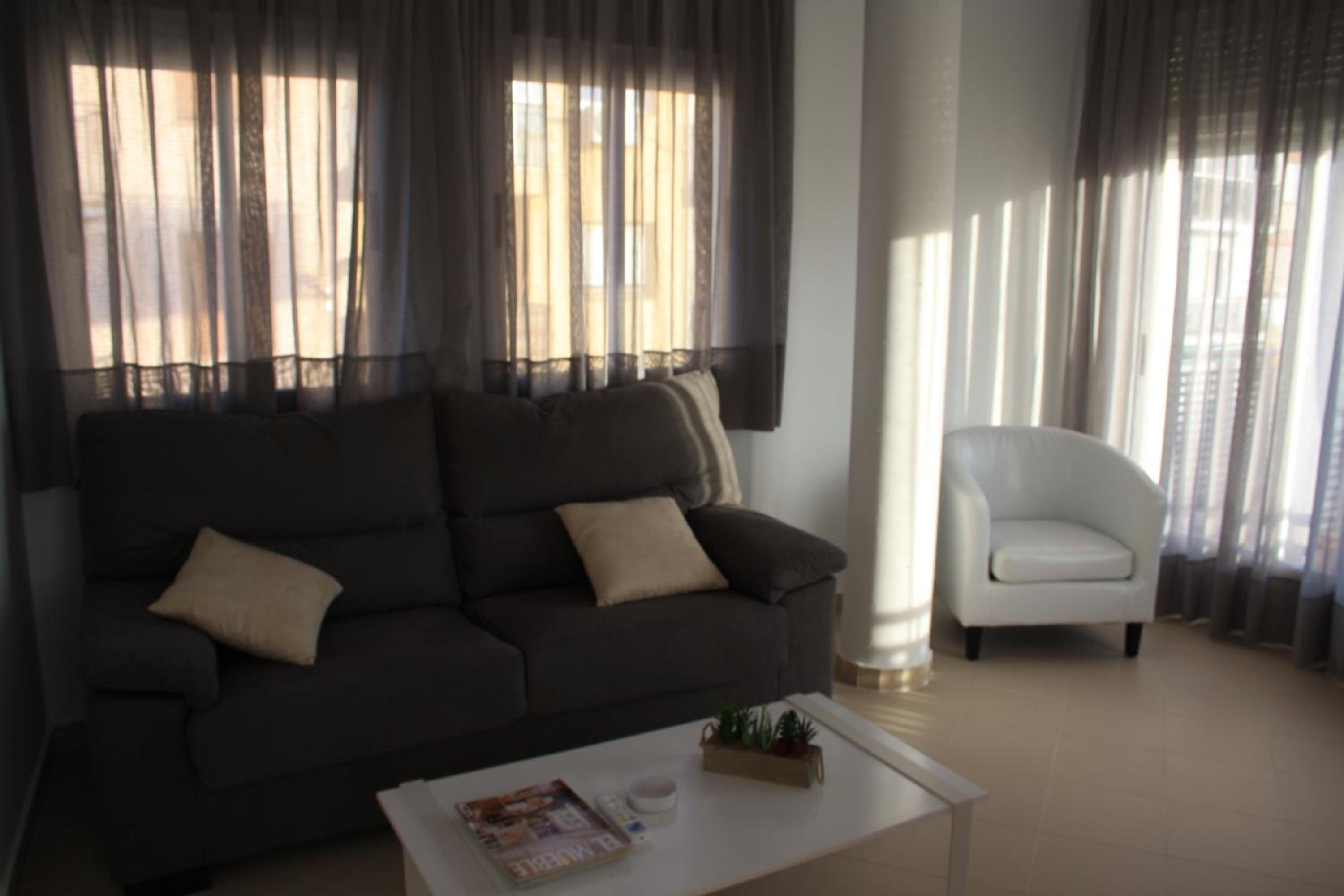 Apartment with Terrace - Photo 4