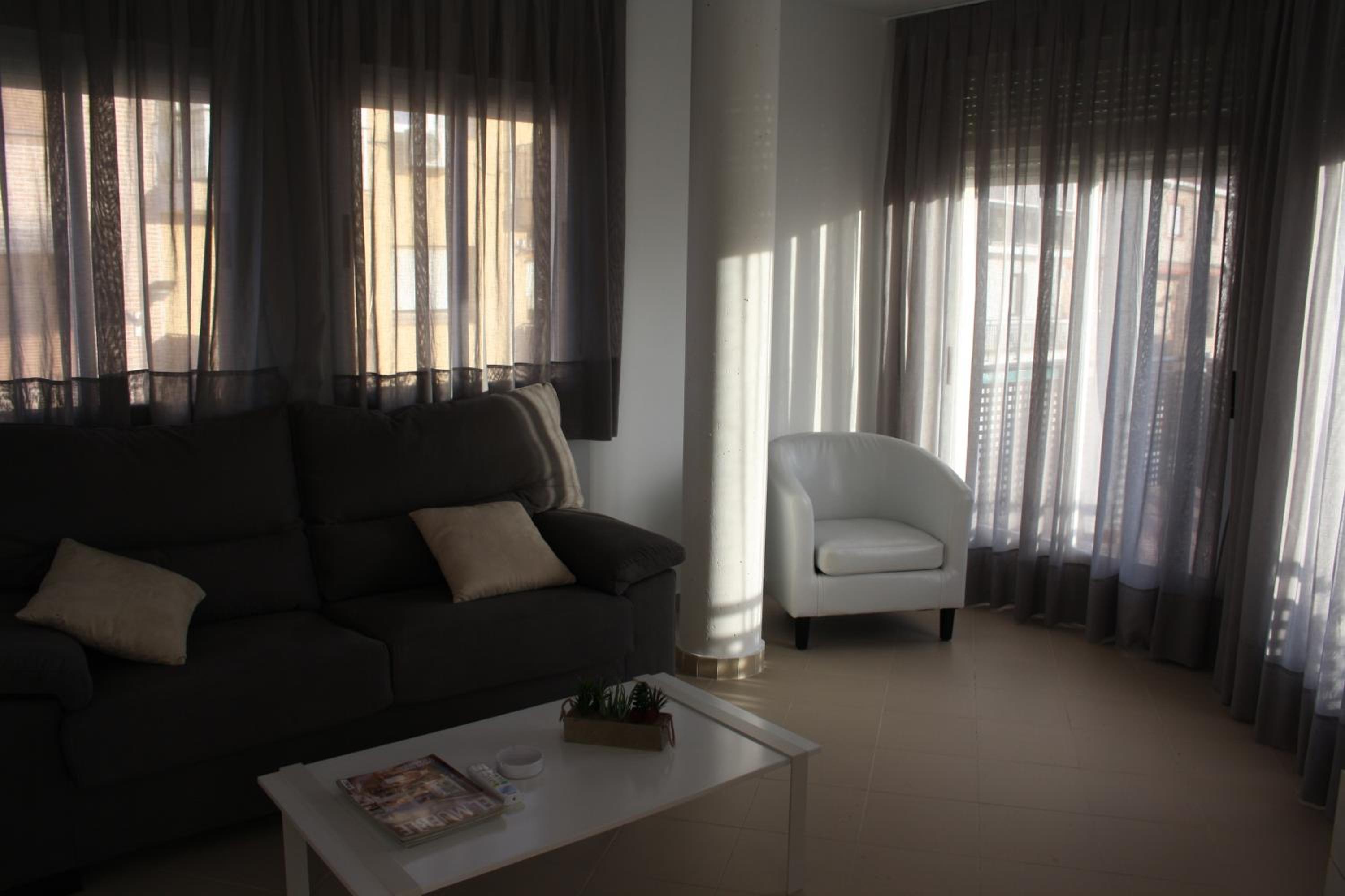 Apartment with Terrace - Photo 8