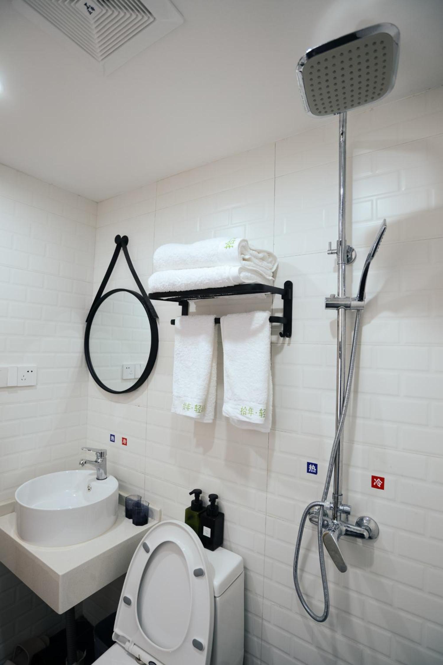 Deluxe Twin Room photo 2