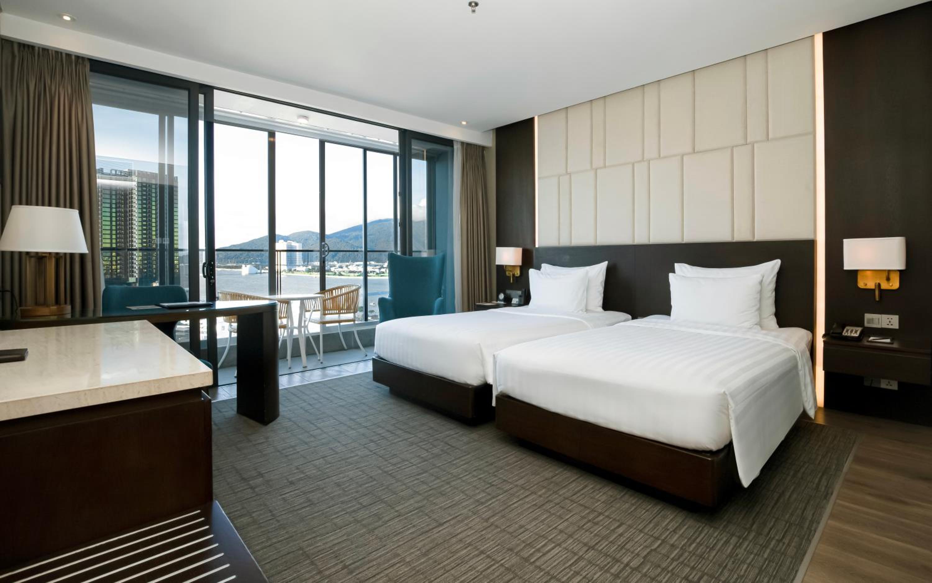 Premier Deluxe Double/ Twin with River View & Balcony - Photo 3