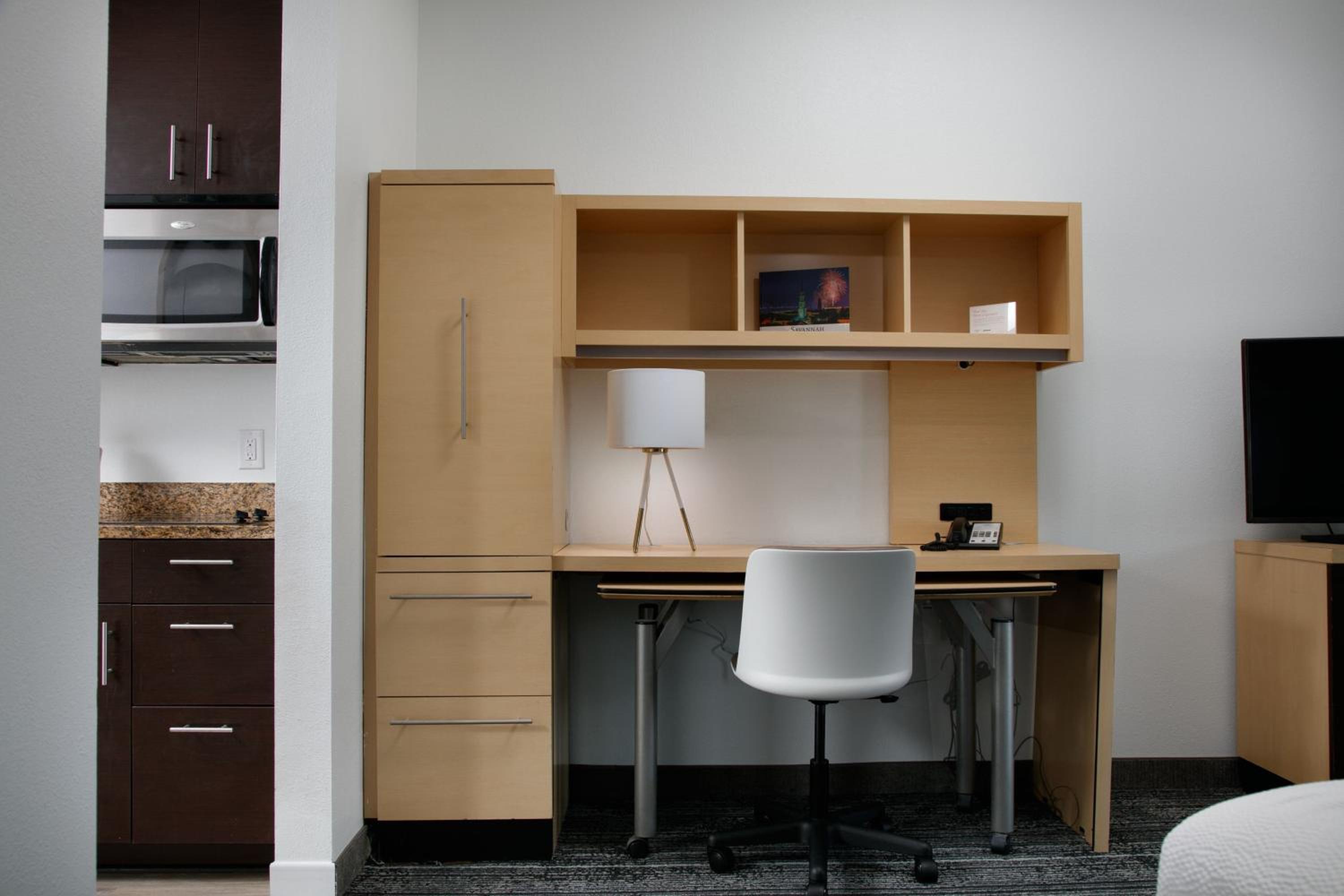 King Studio with Sofa Bed - Photo 3