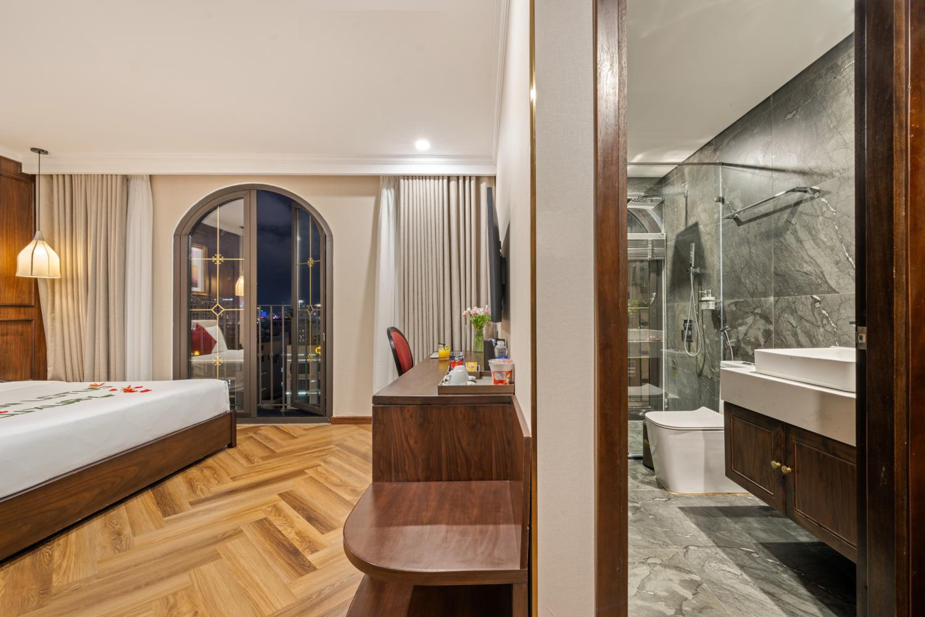 Special Offer - Superior Double Balcony City View - Photo 5
