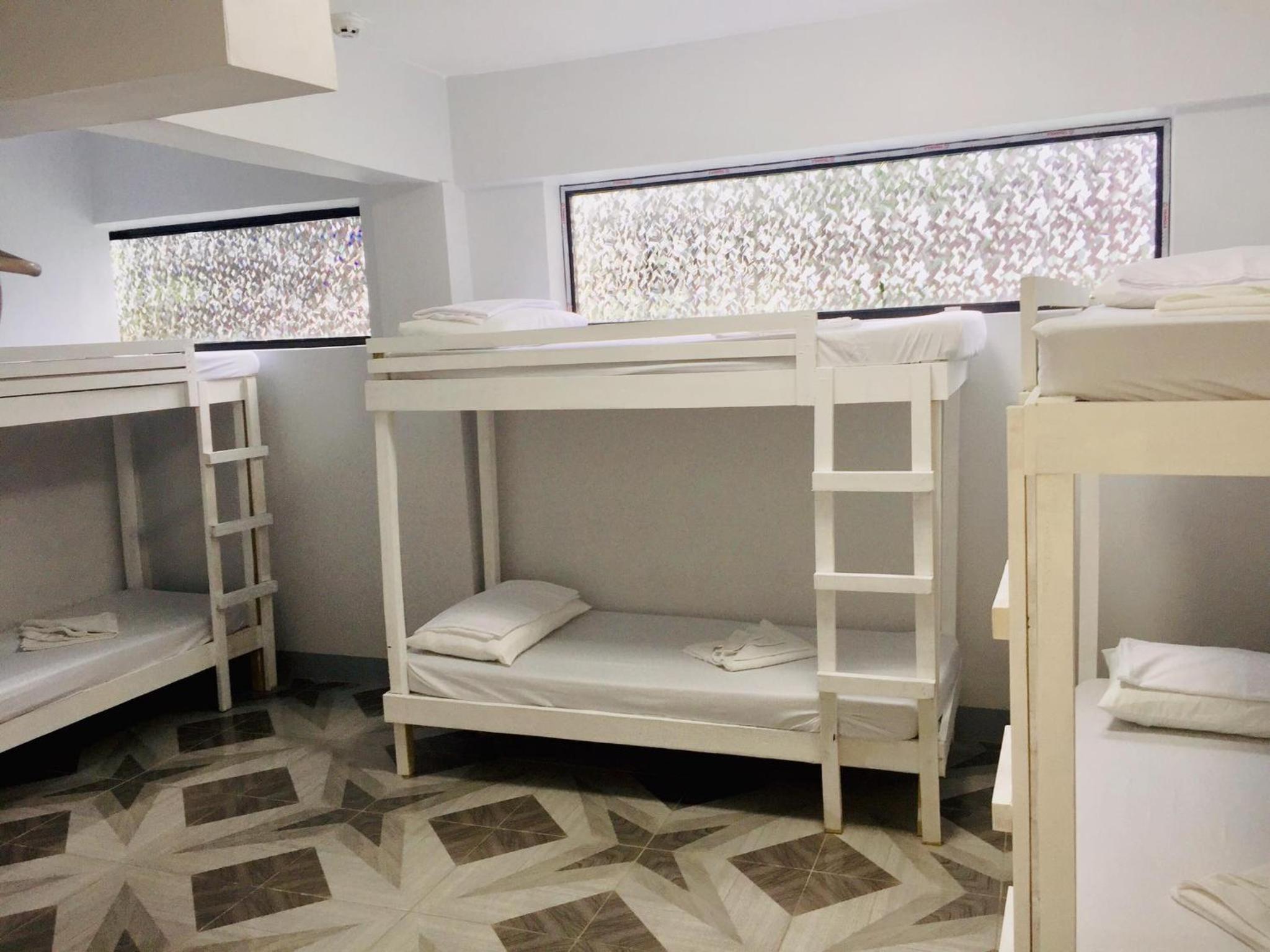 6-Bed Mixed Dormitory Room photo 1