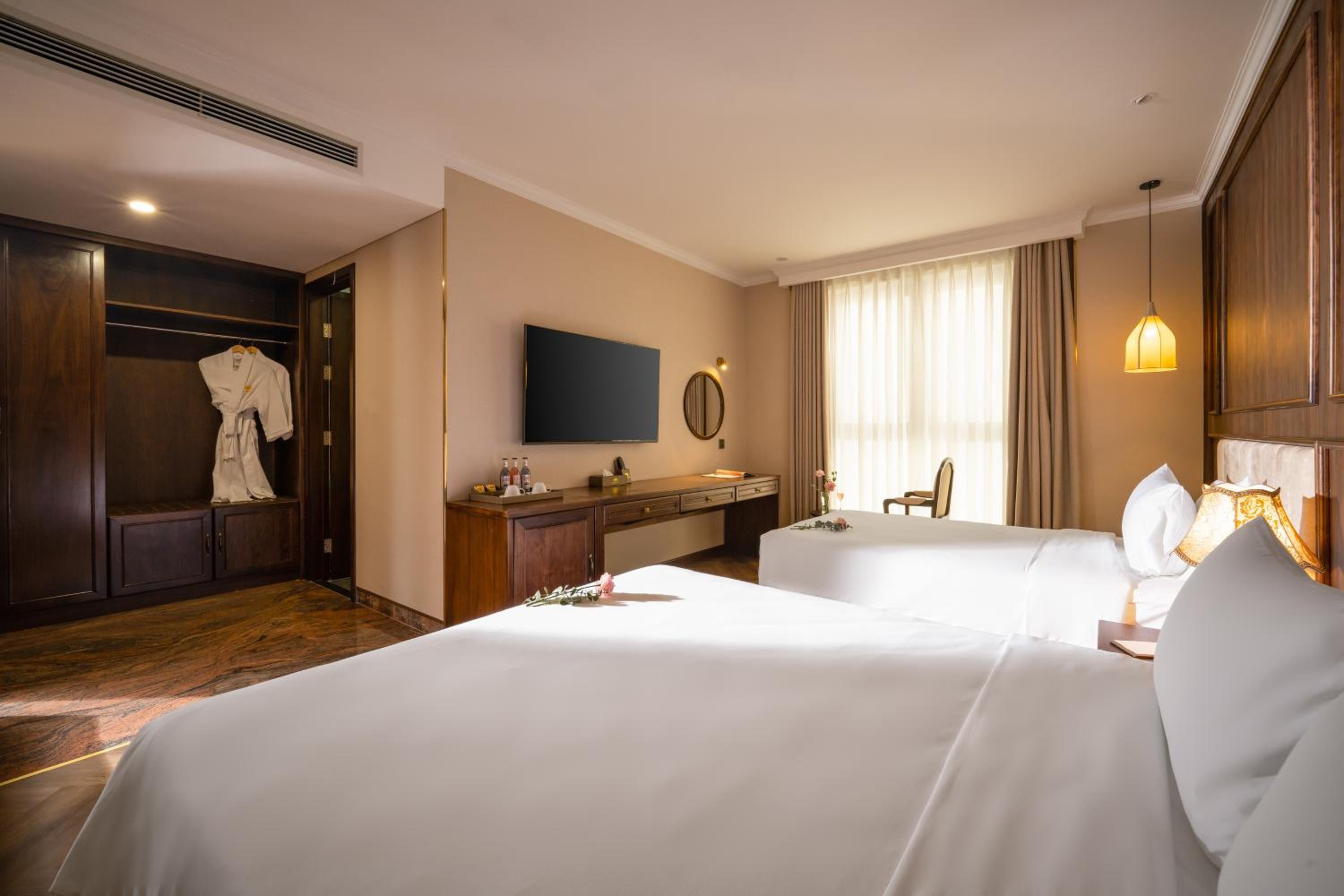 Special Offer - Premier Triple Room with Bathtub - Photo 6