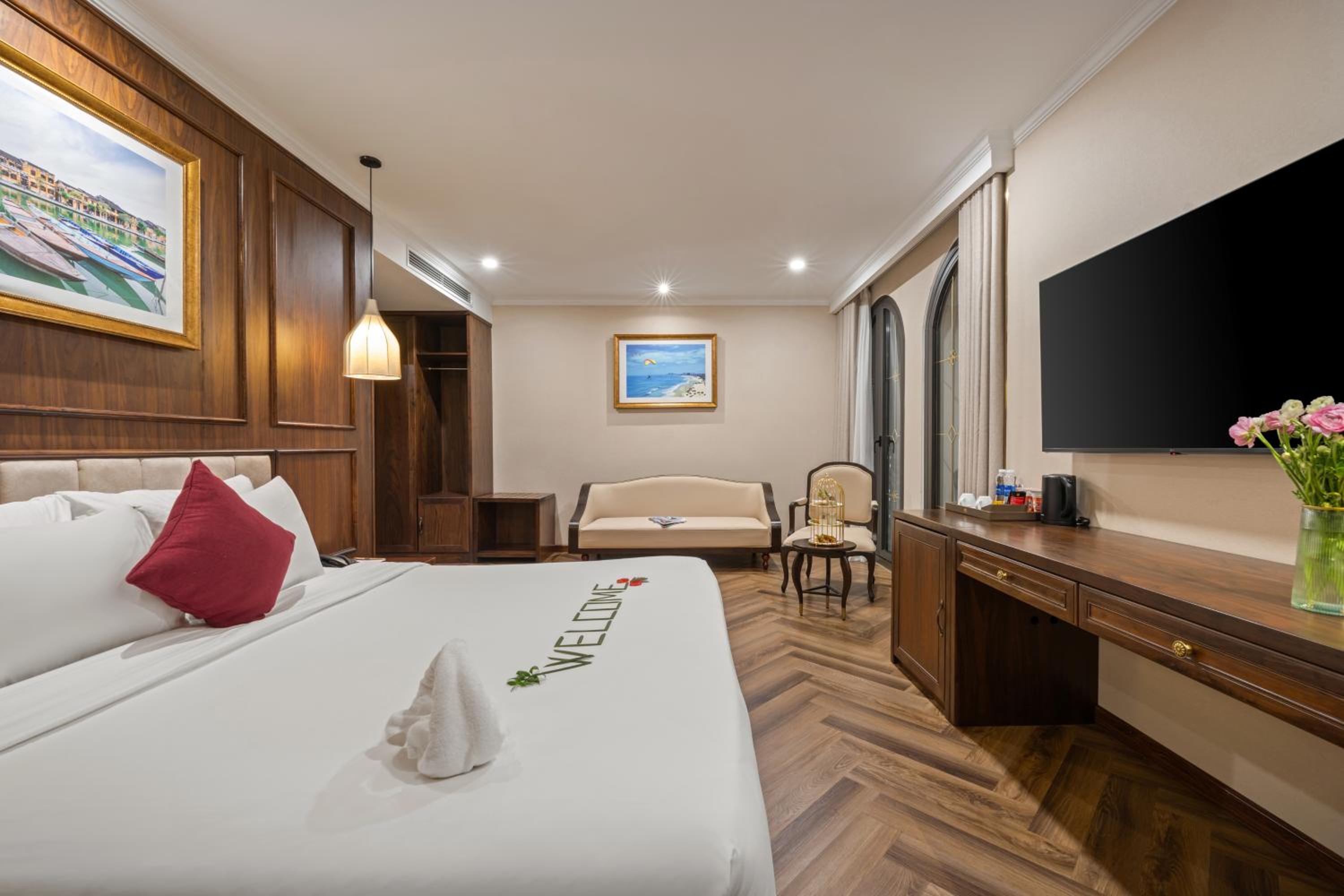 Luxury Suite Bathtub with Balcony and Sea View (Afternoon Tea Included) - Photo 11