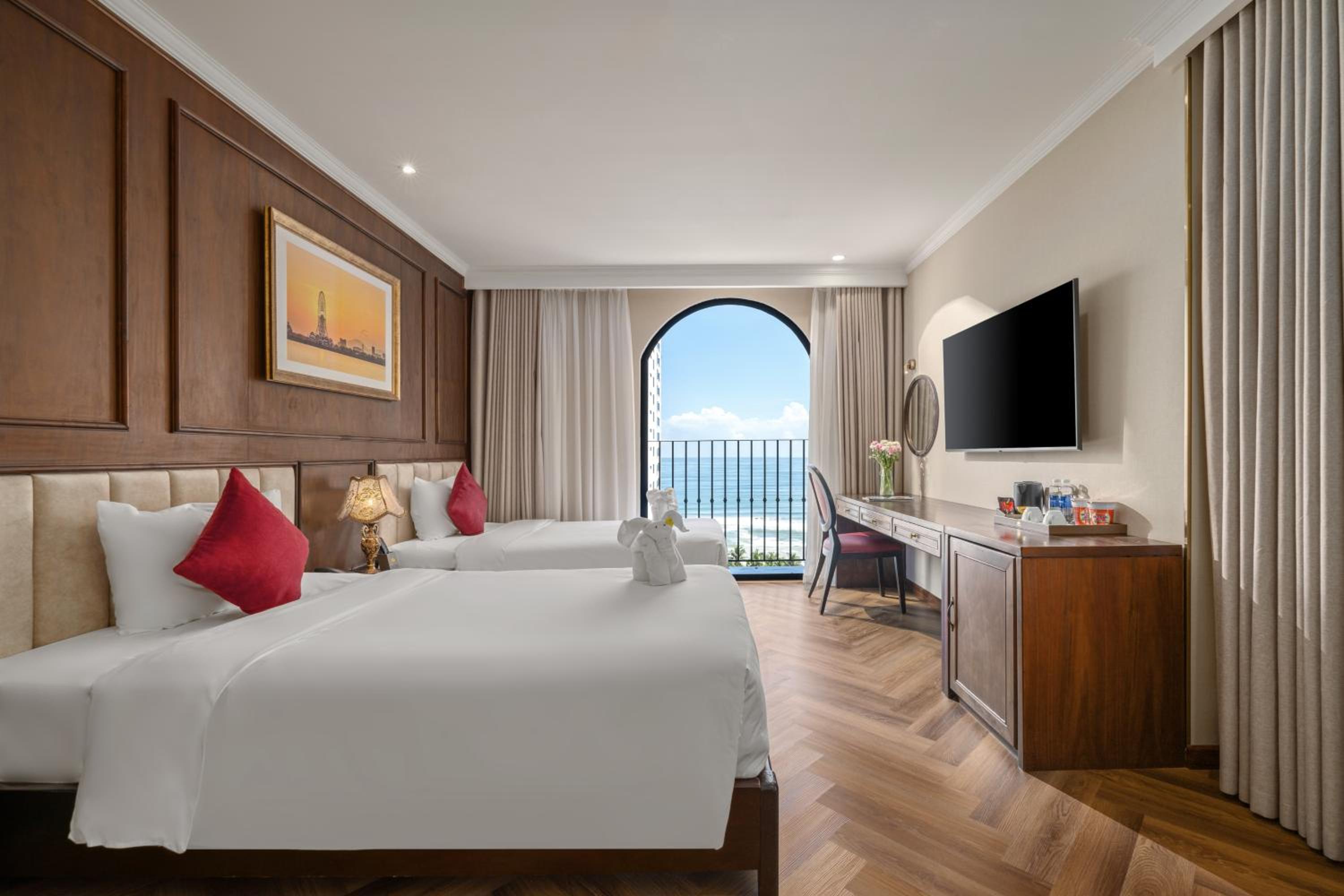 Luxury Suite Bathtub with Balcony and Sea View (Afternoon Tea Included) - Photo 7