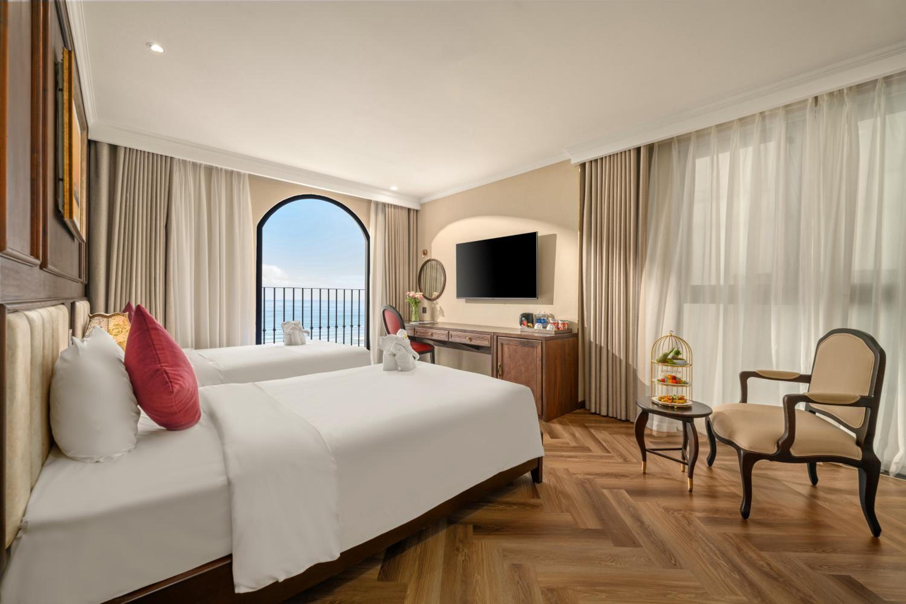 Luxury Suite Bathtub with Balcony and Sea View (Afternoon Tea Included) - Photo 8