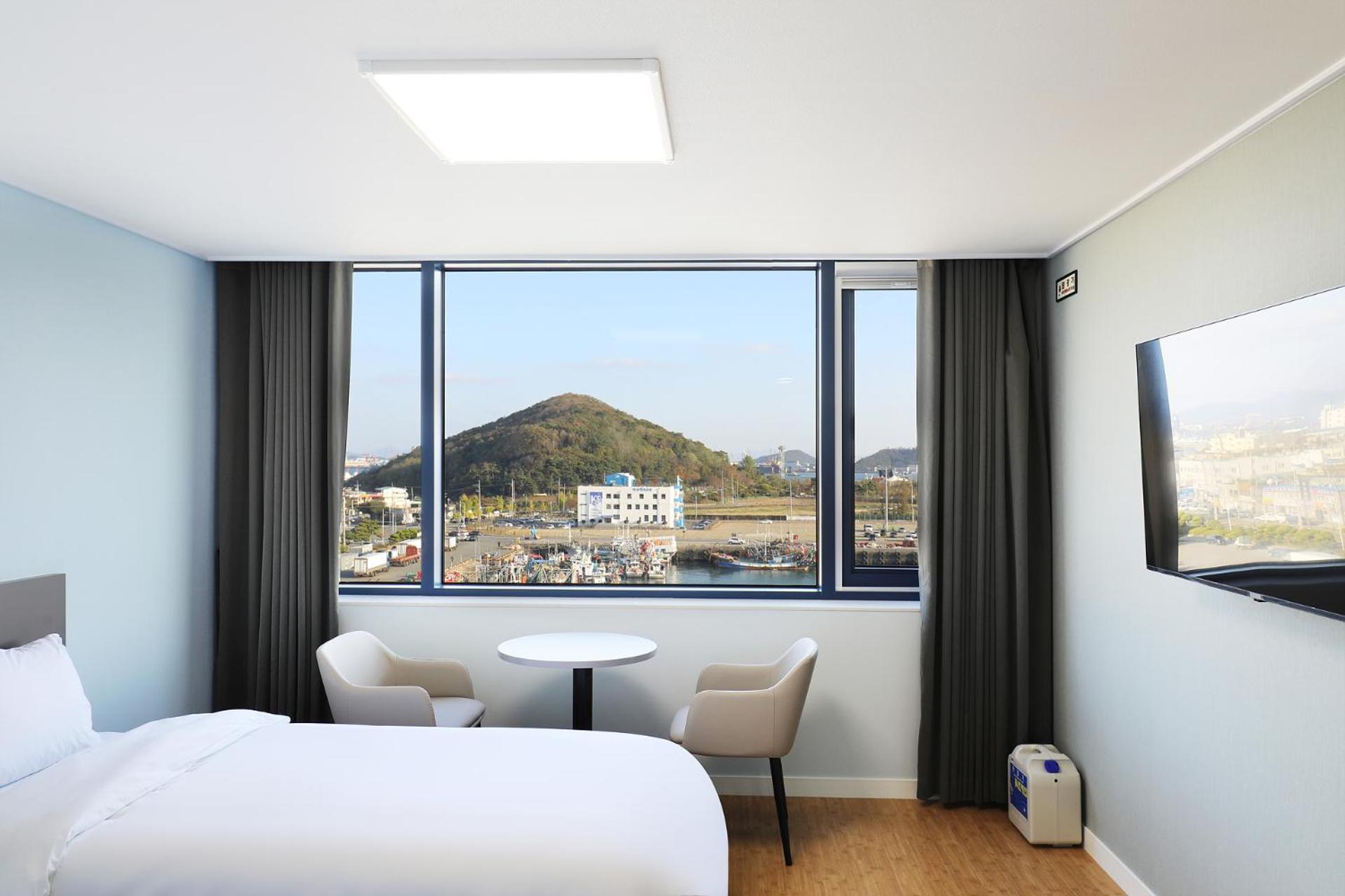 Quadruple Room with Sea View - Photo 1