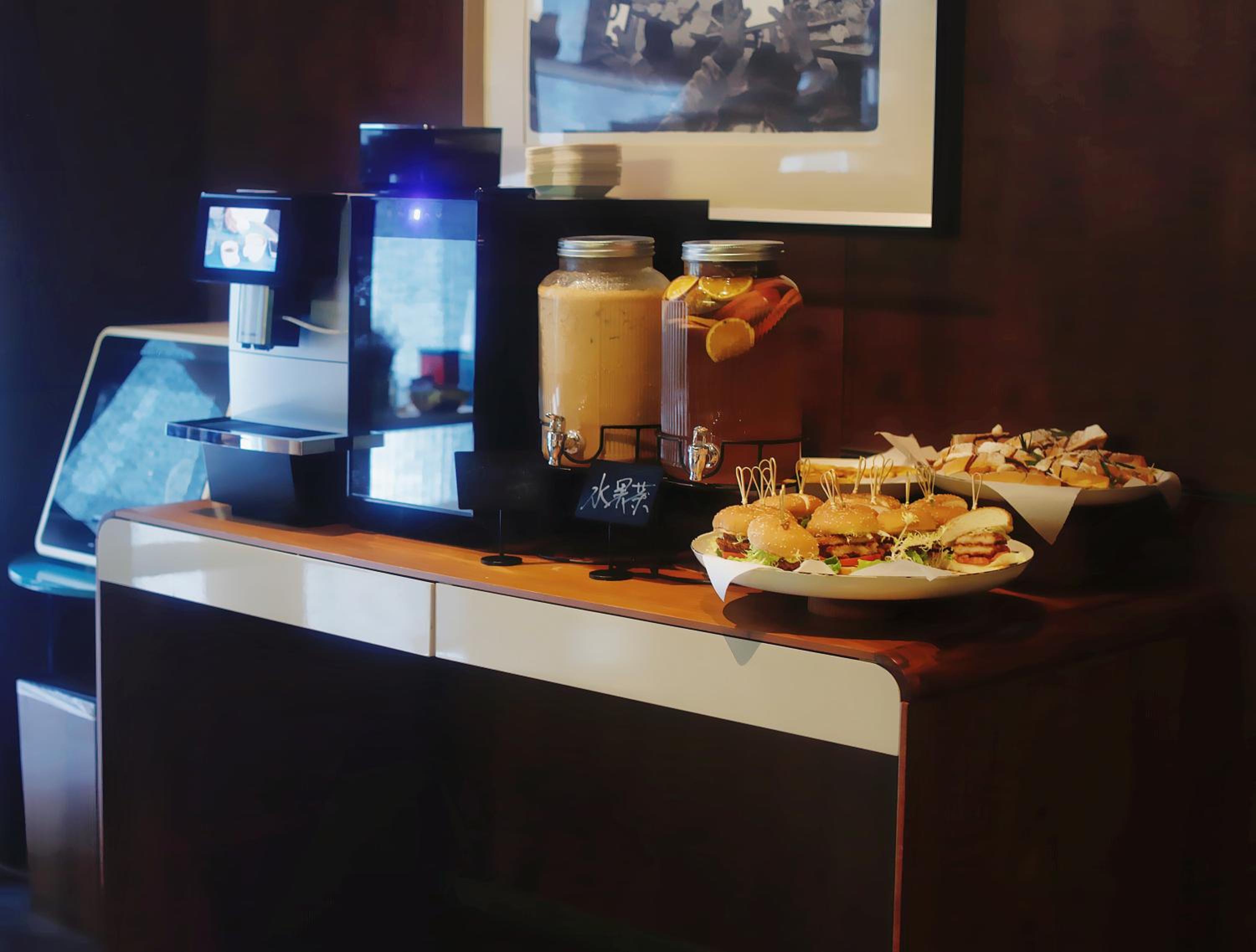 Family Room with Kids Tent-Free MiniBar and Free daily afternoon tea photo 2