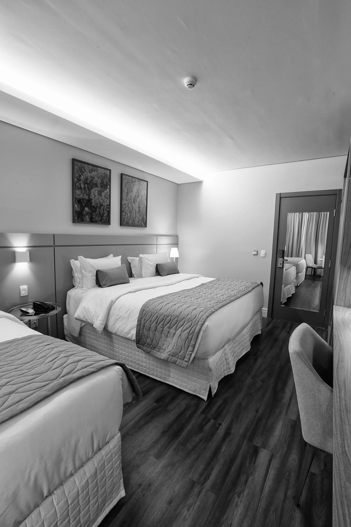 King Room with Two King Beds photo 3