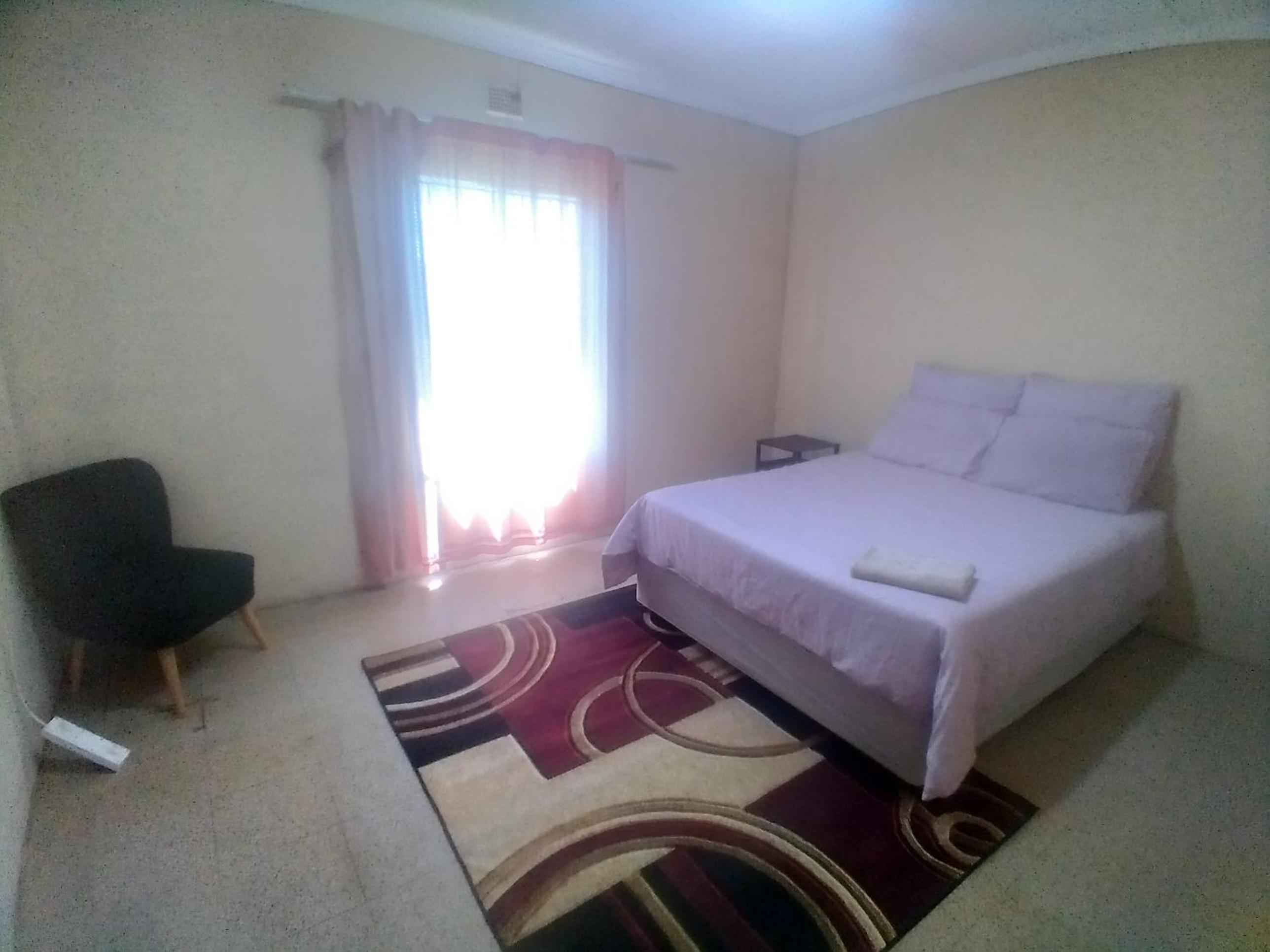 Double Room with Shared Bathroom photo 2