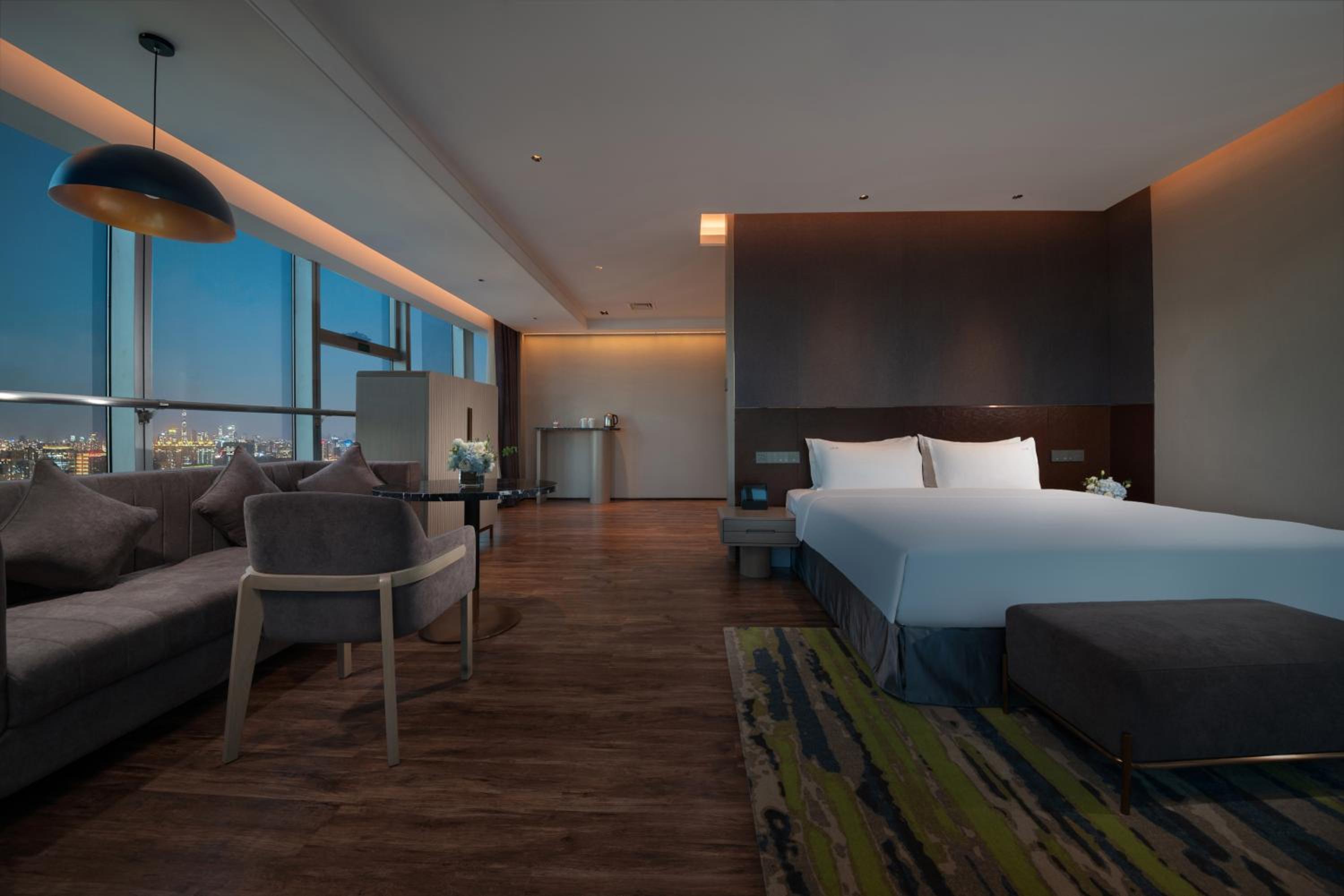 King Suite with Panoramic View