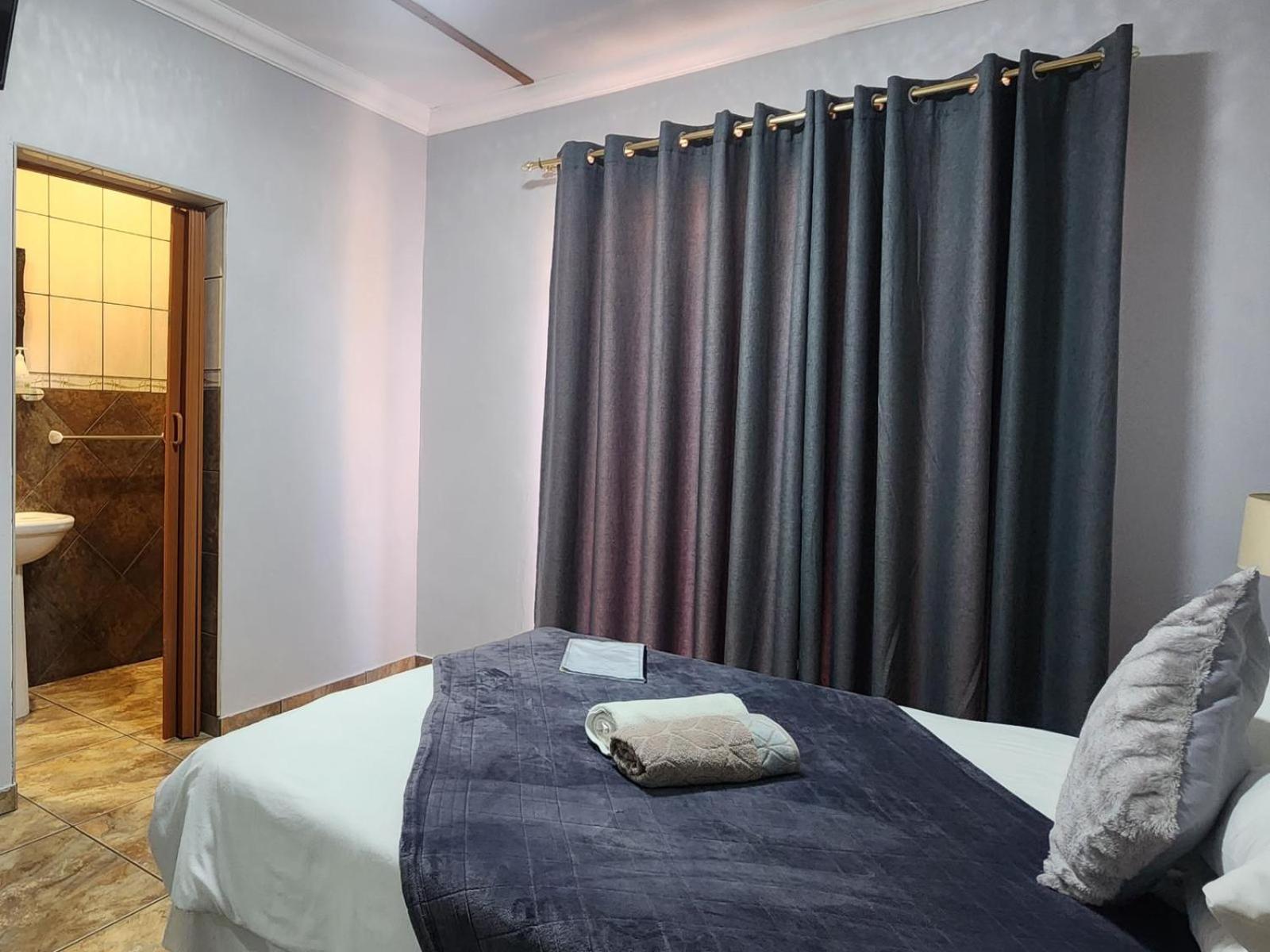 Standard Double Room photo 2