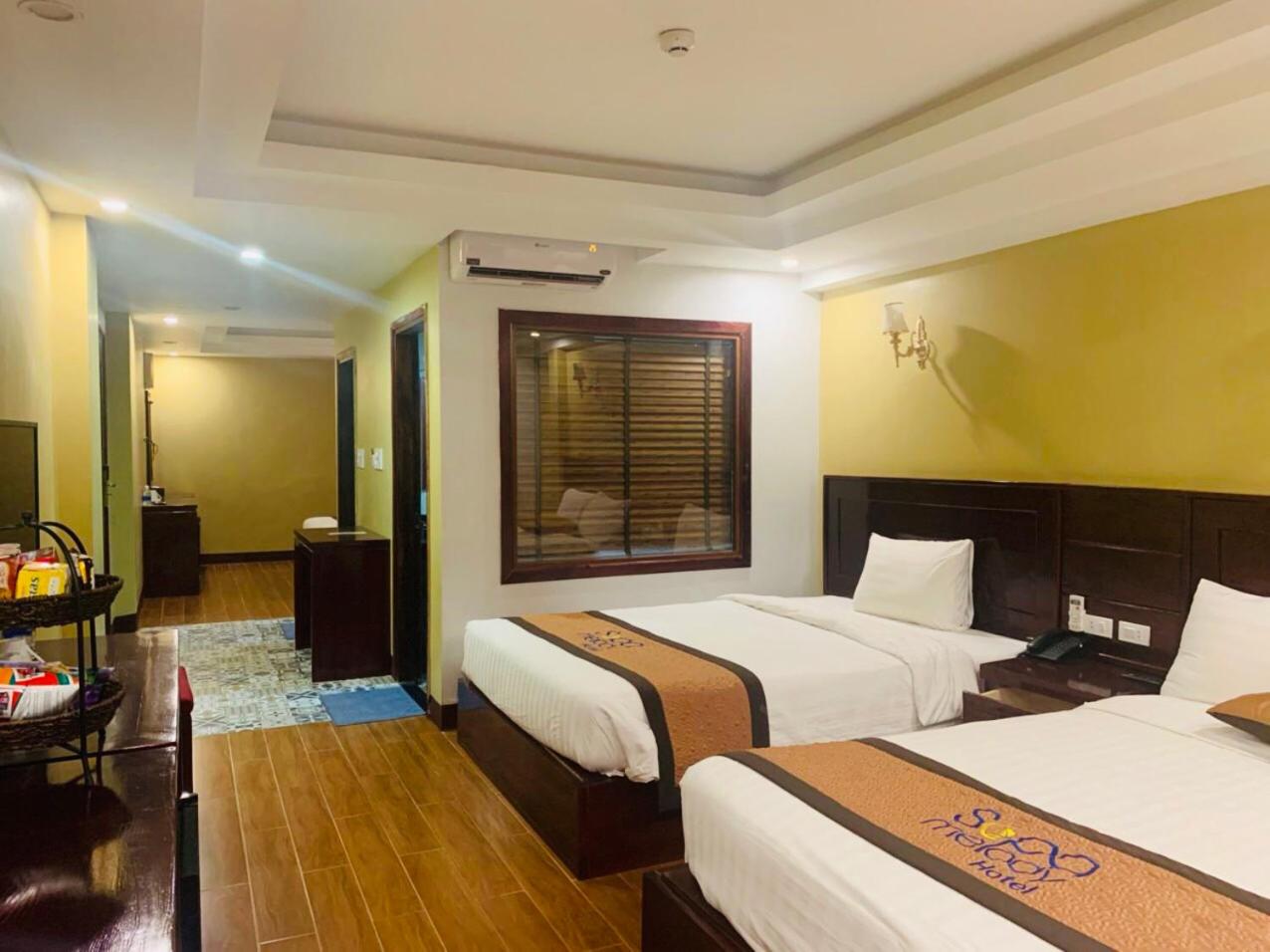 Deluxe Family Room