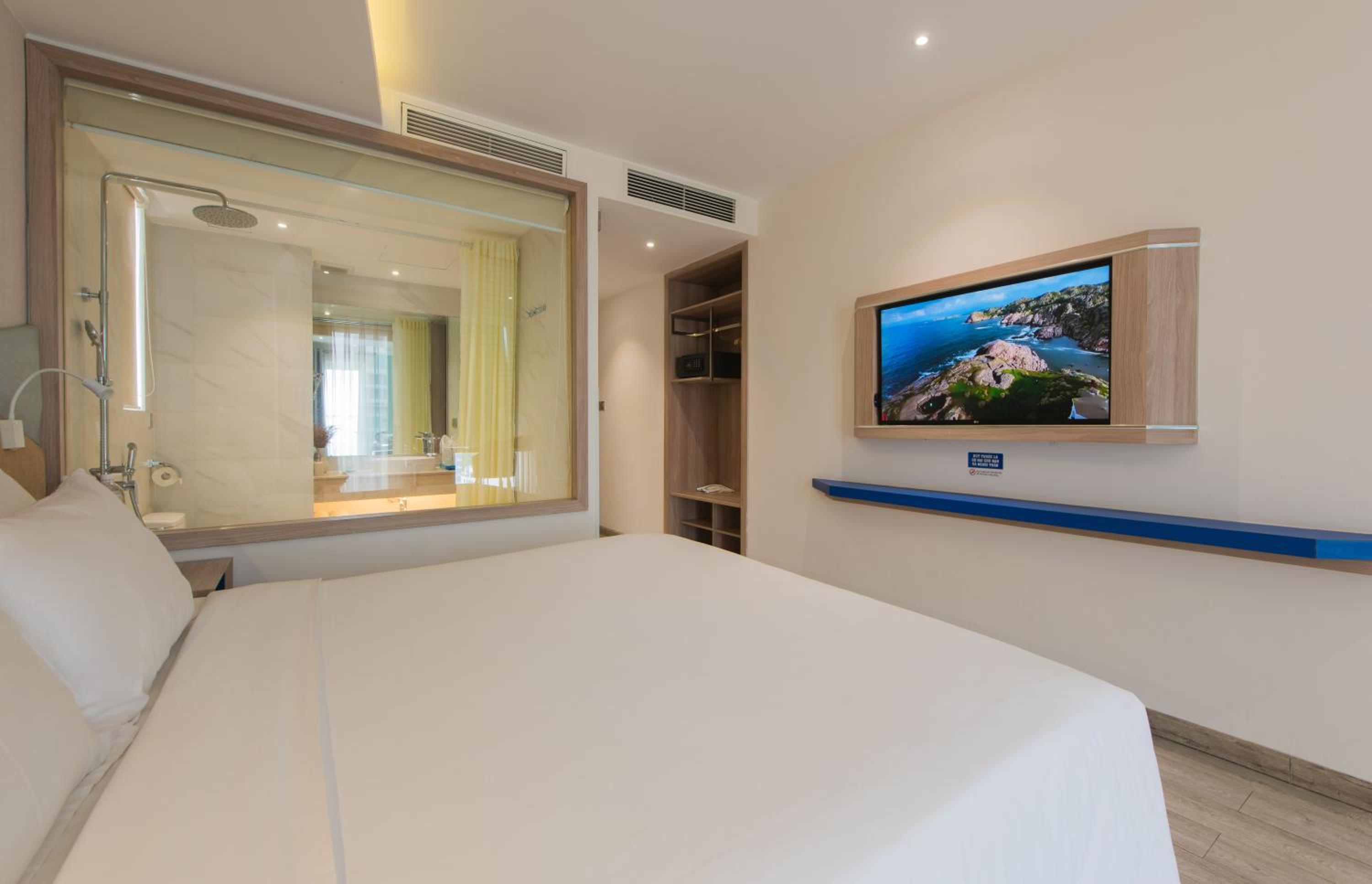 Senior Executive Room - Photo 2