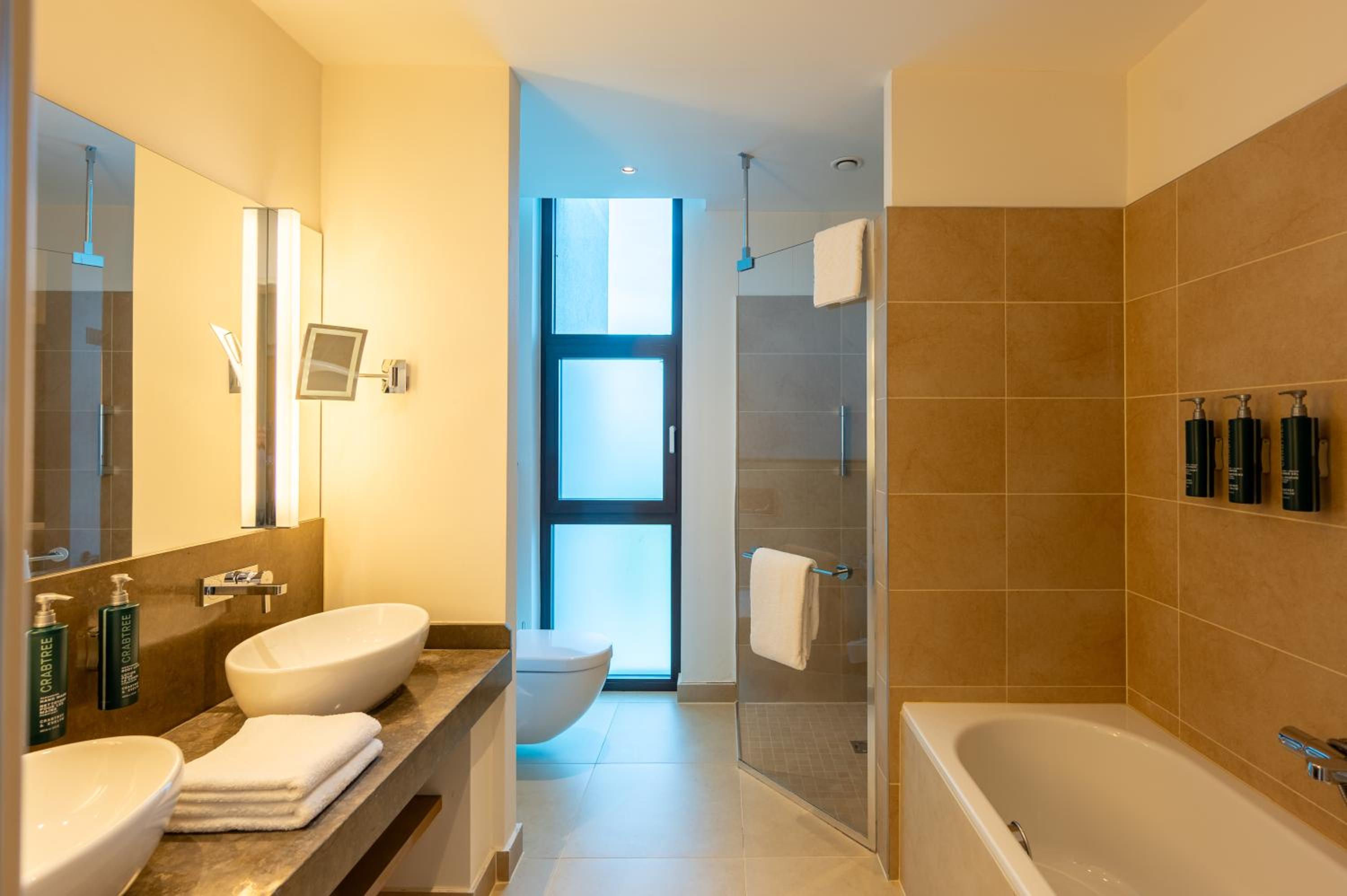 One-Bedroom King Suite - Photo 5
