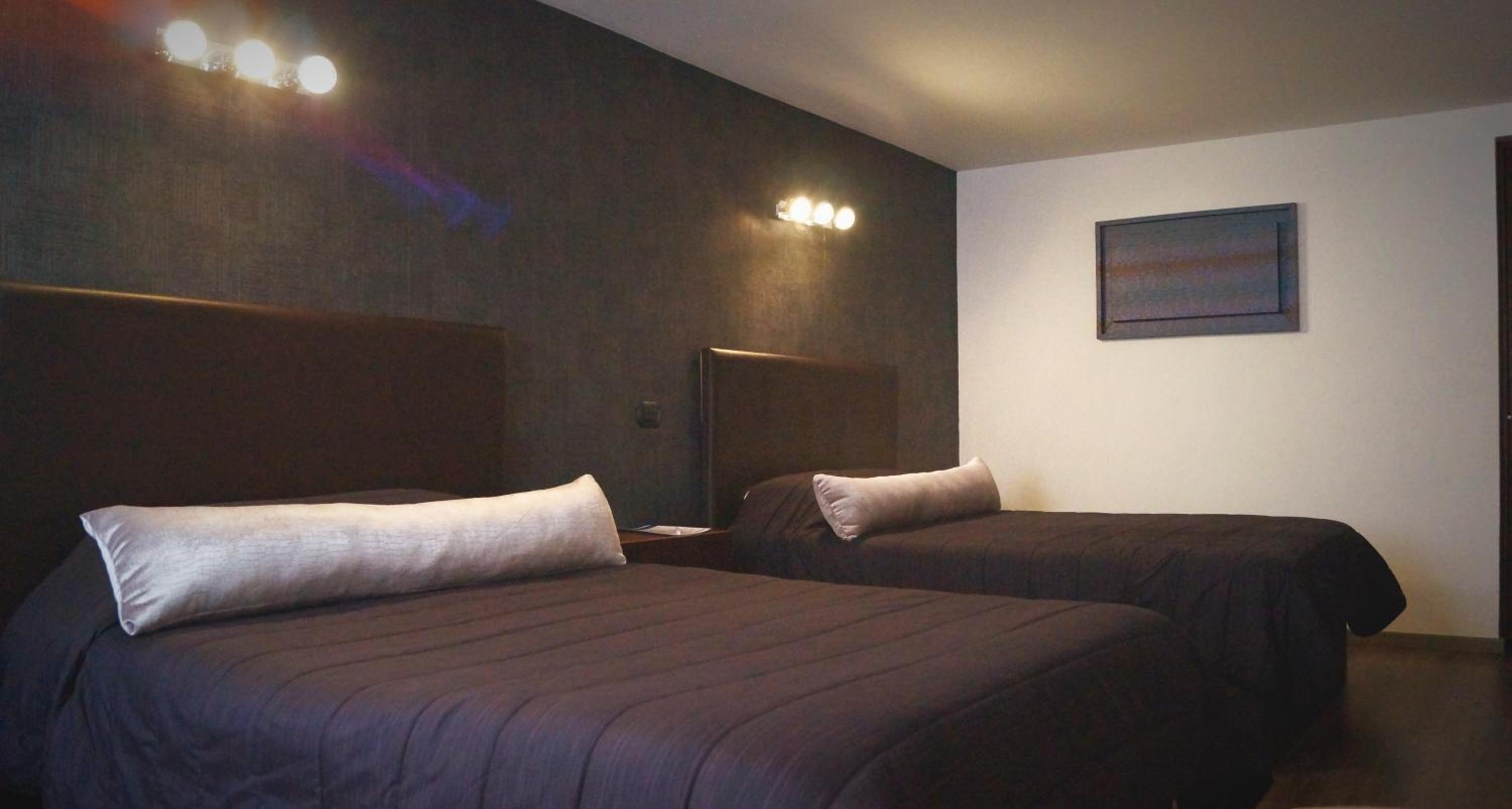 Double Room With Two Double Beds photo 2