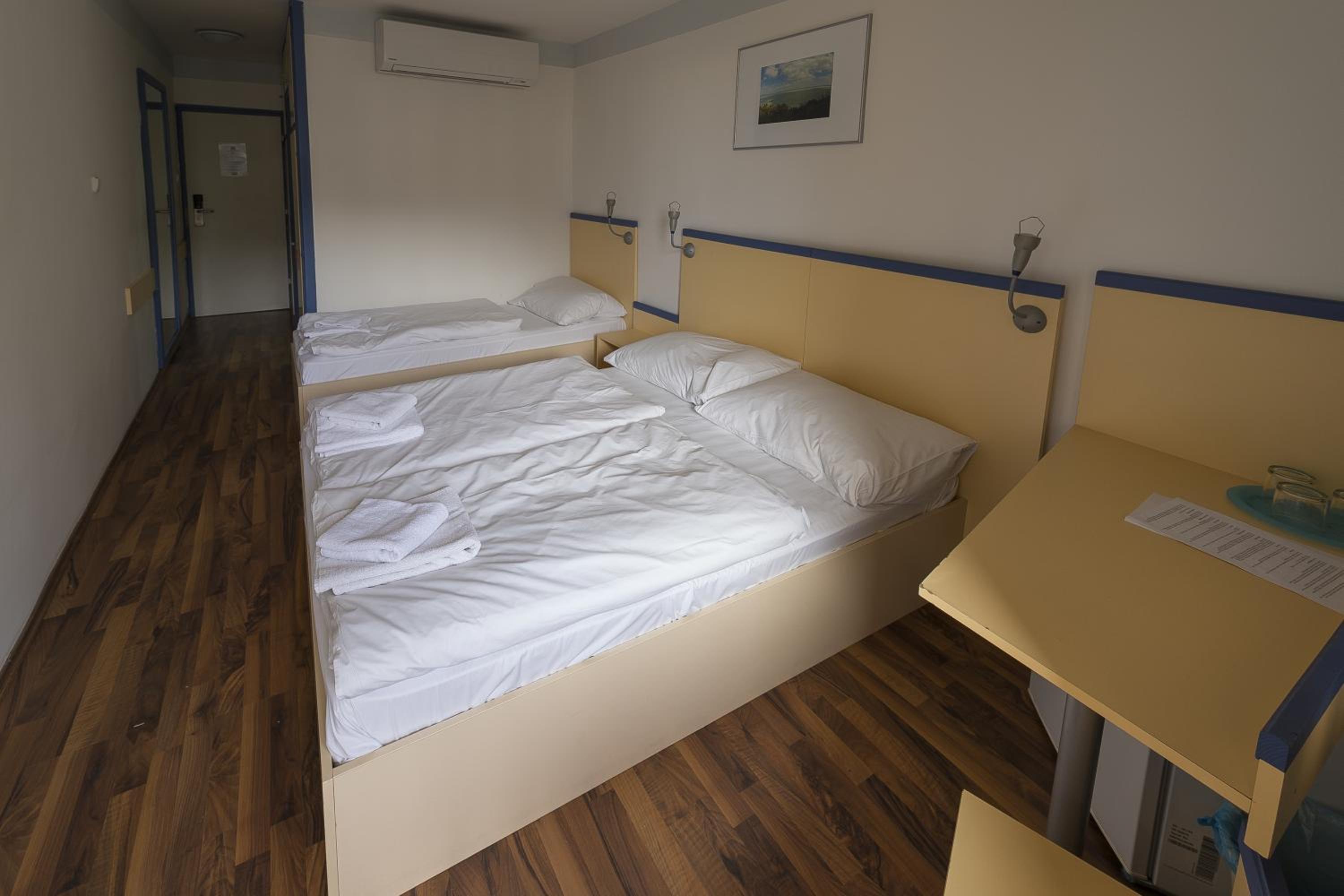 Basic Triple Room photo 1