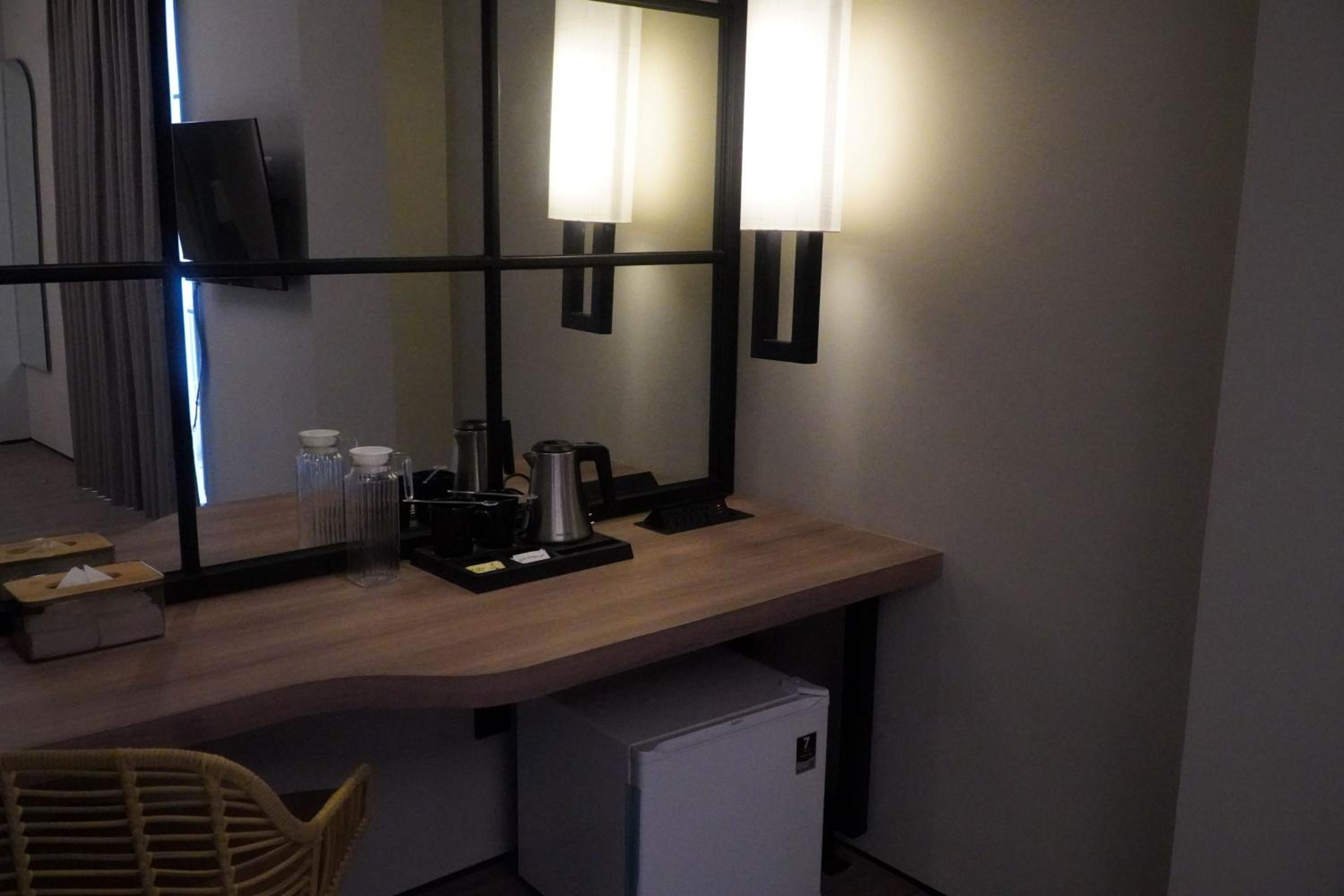King Suite with Balcony - Photo 2
