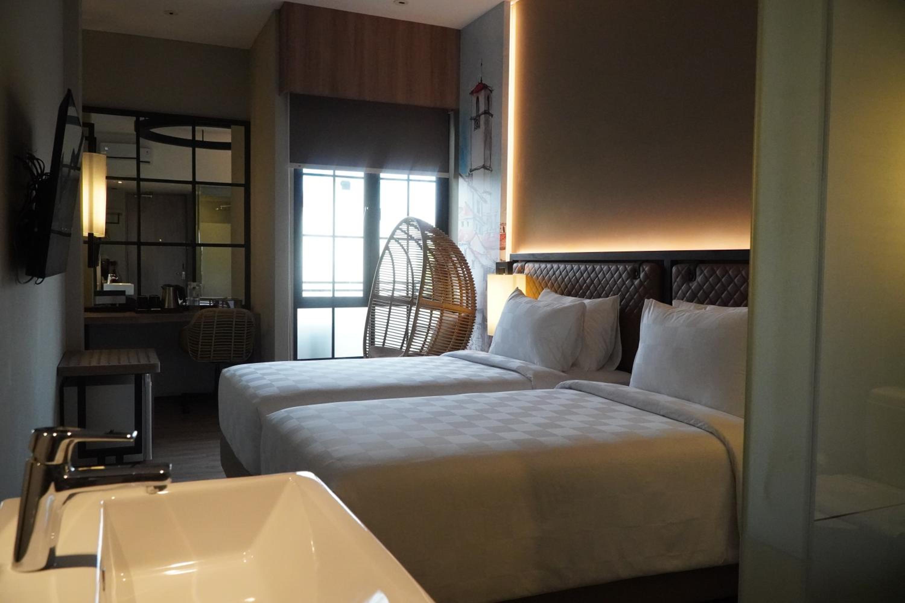 Deluxe Twin Room - Photo 2