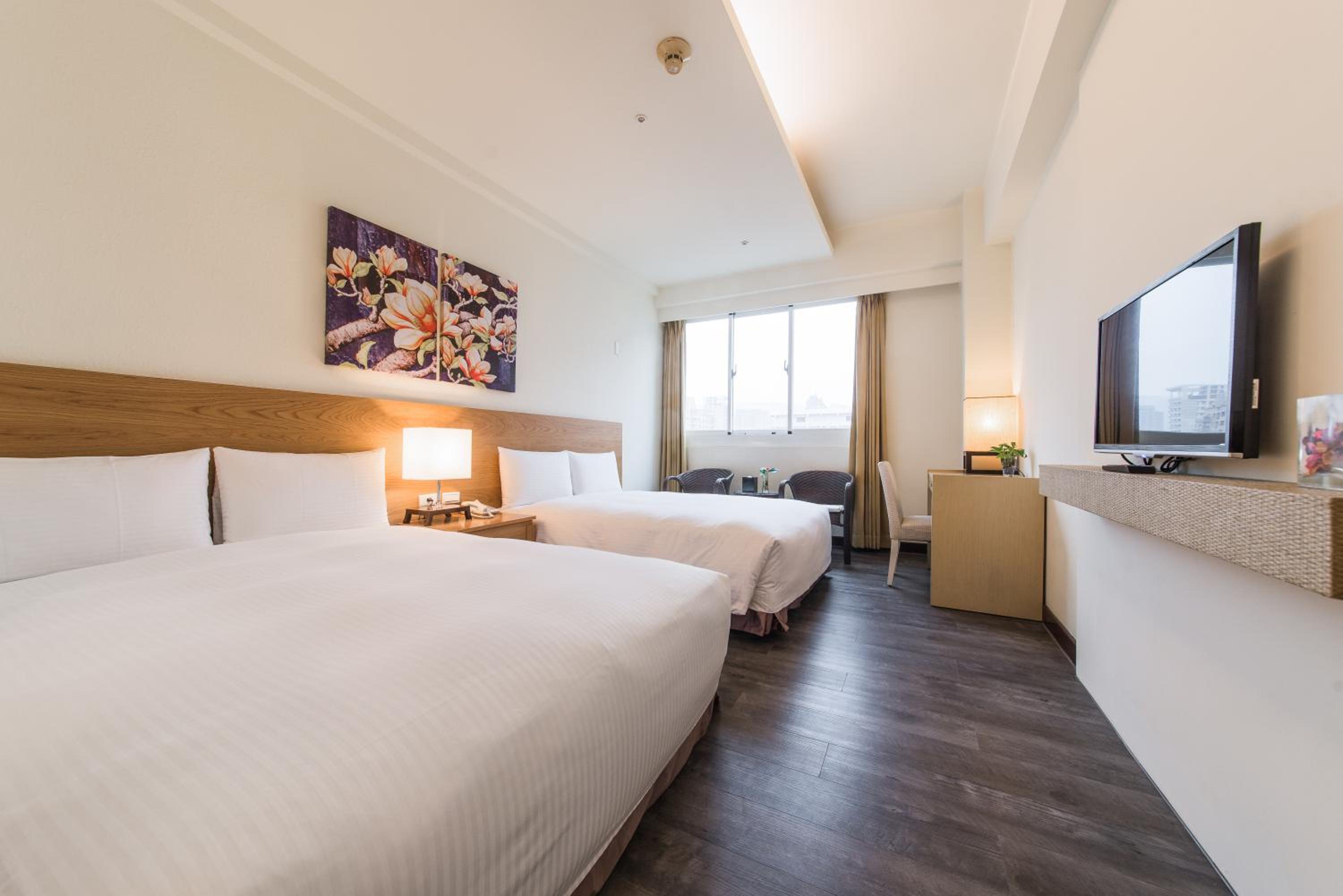 Deluxe Twin Room photo 2