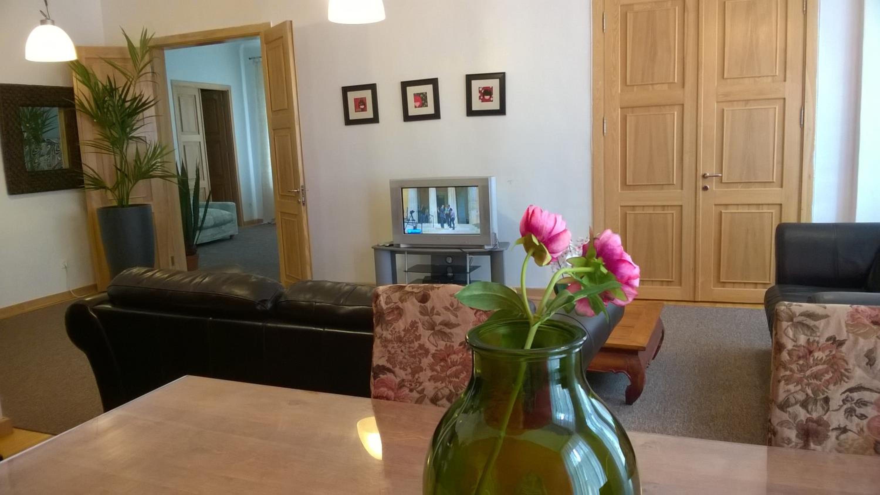 Three-Bedroom Apartment - Photo 19