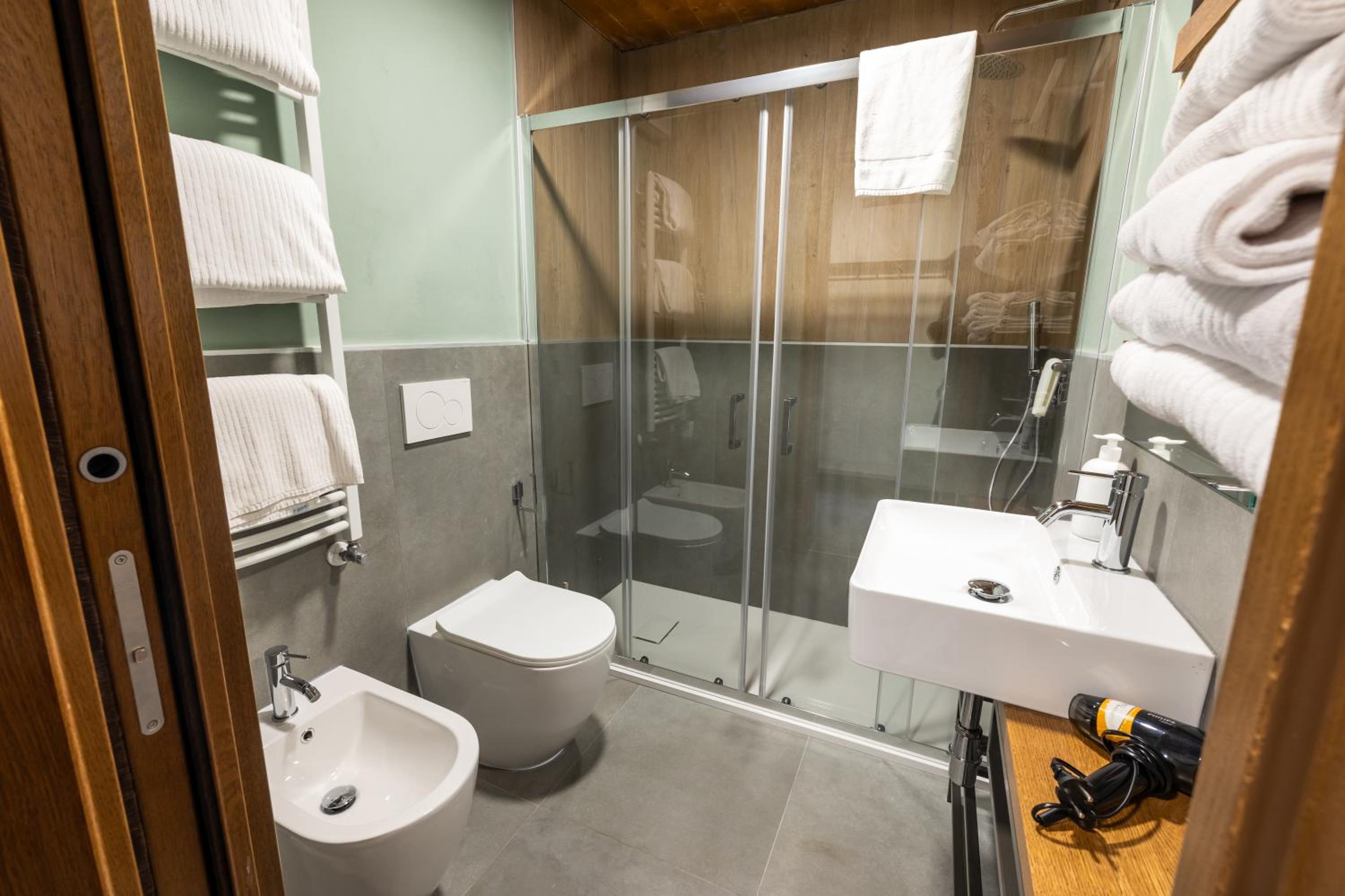 Apartment - Photo 2