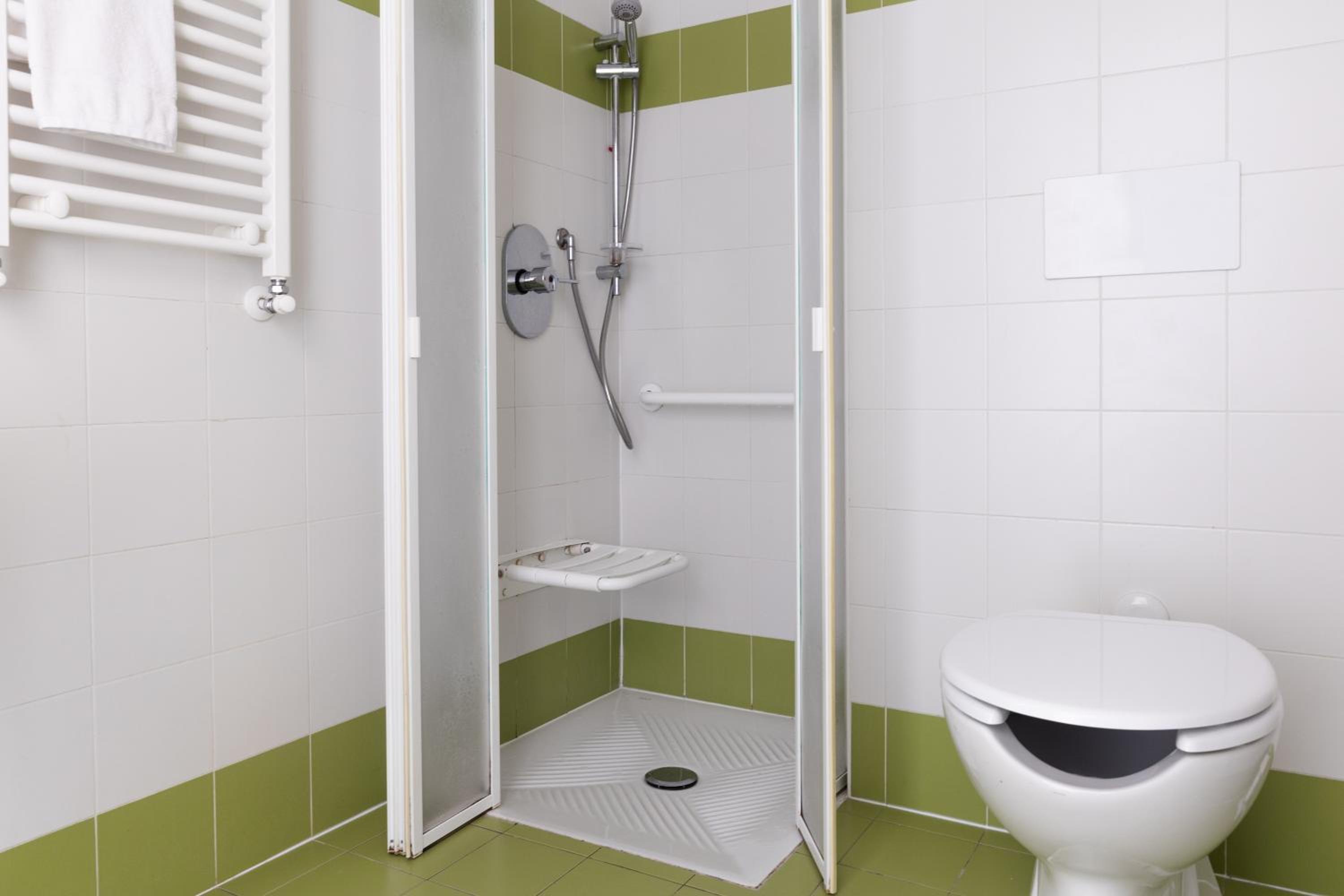 Single Room - Disability Access photo 2