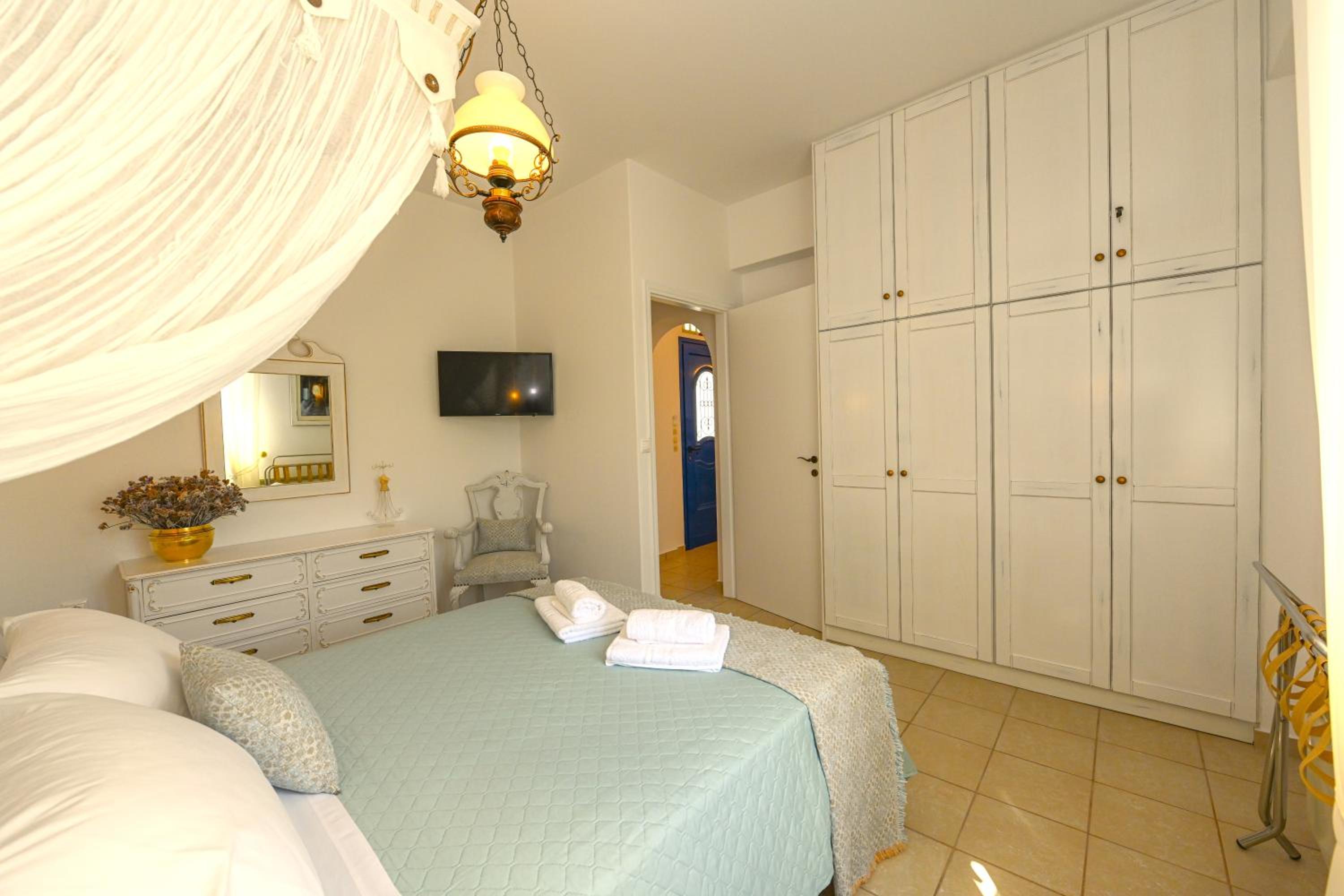 Two-Bedroom House photo 2