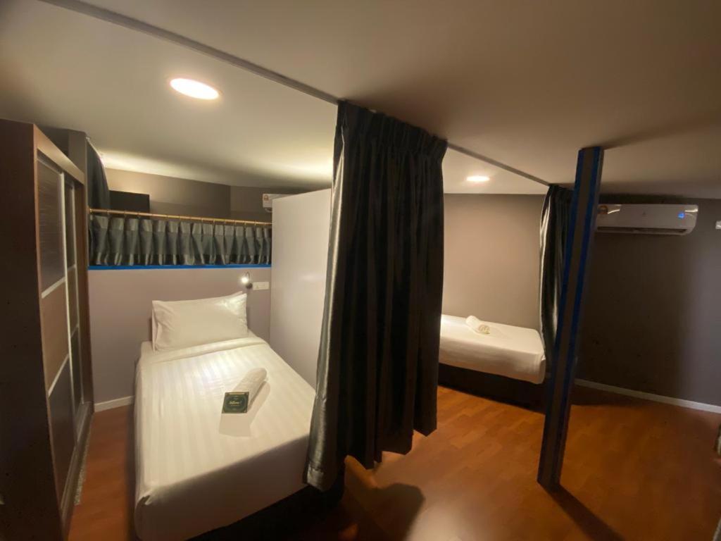 Bed In 10-Bed Mixed Dormitory Room photo 1