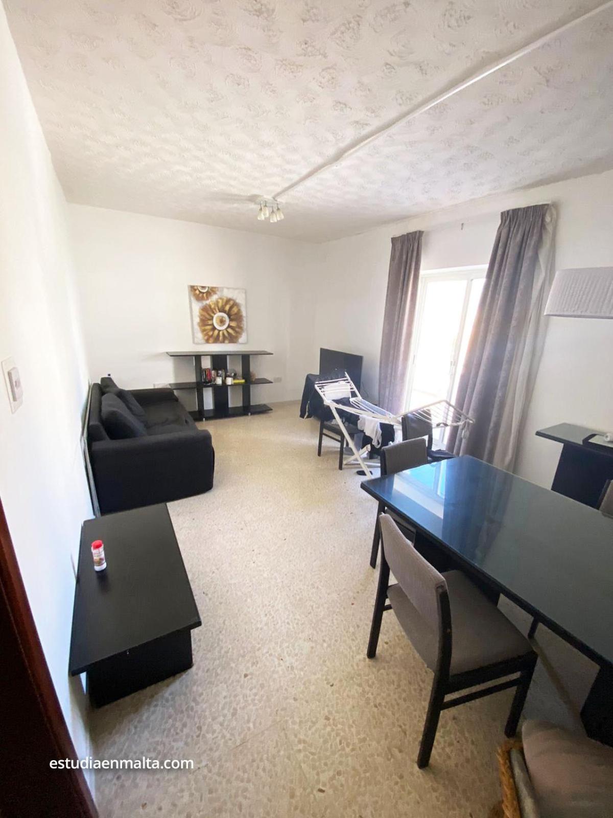 Economy Triple Room With Shared Bathroom photo 1
