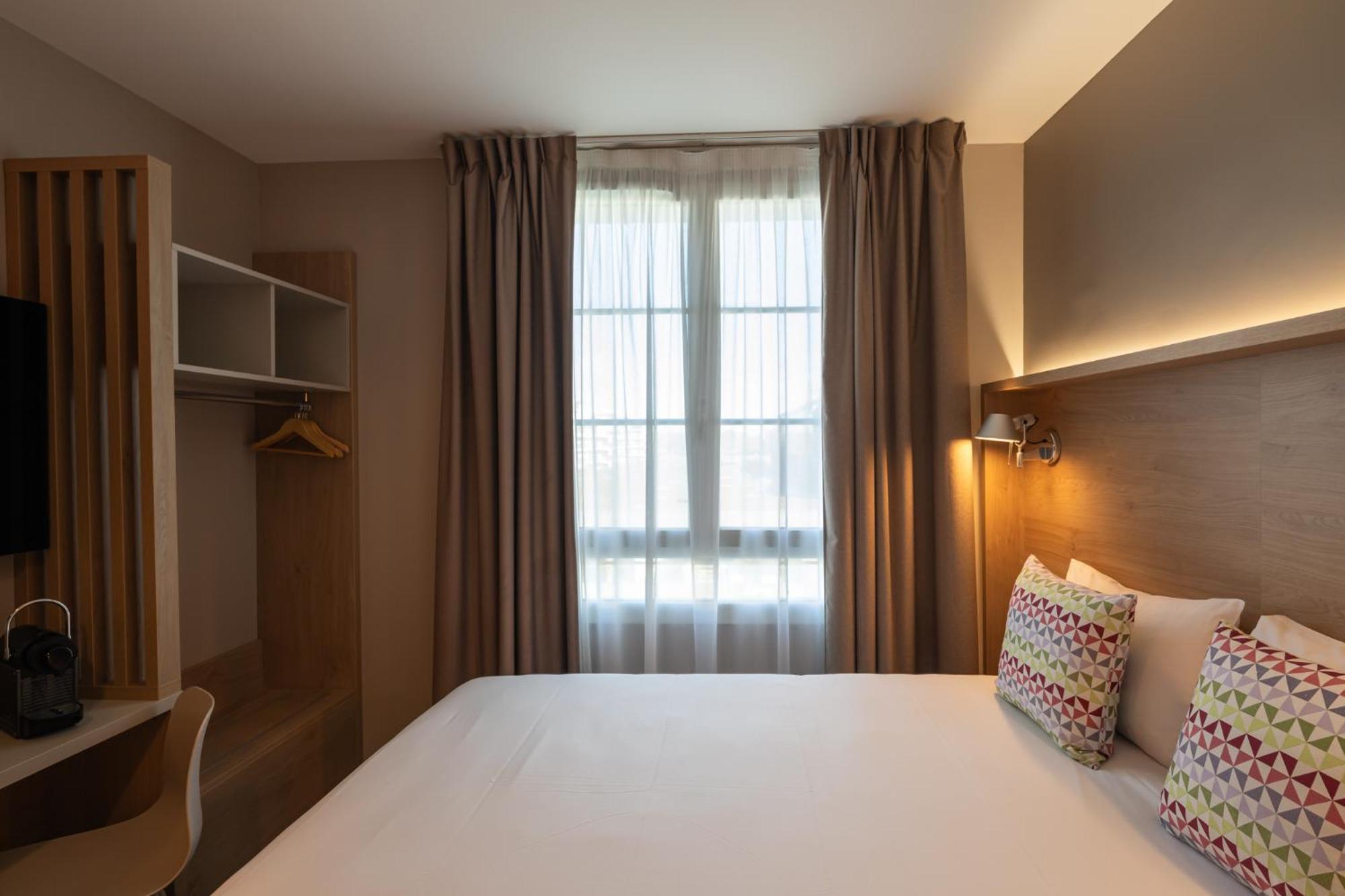 Standard Double Room - Photo 4