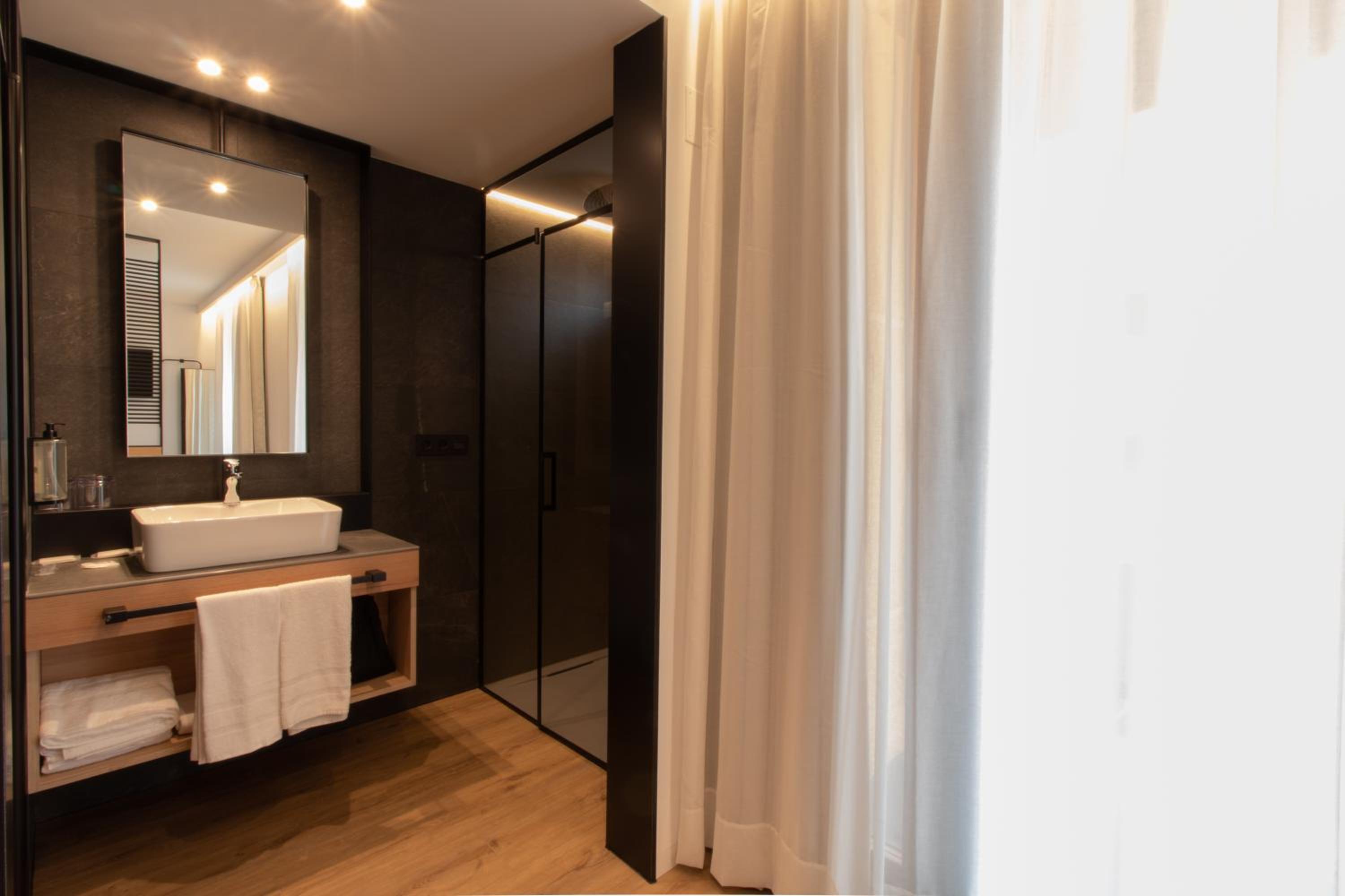Junior Suite - Photo 6