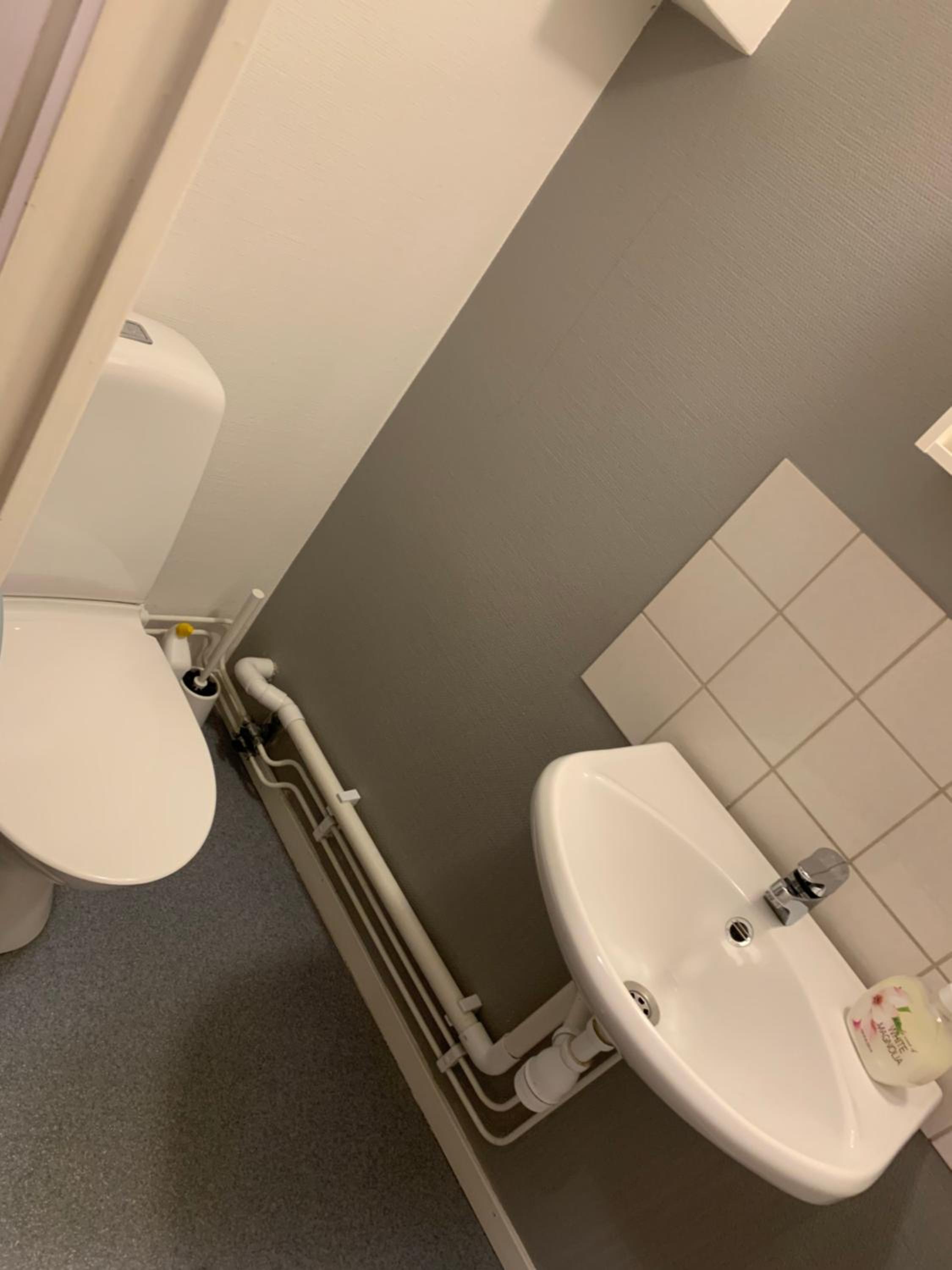 Twin Room with Private Toilet - Photo 2