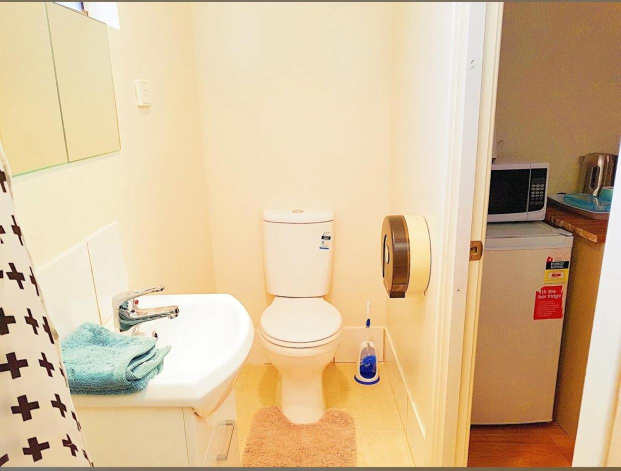 Double Room with Private Bathroom photo 3