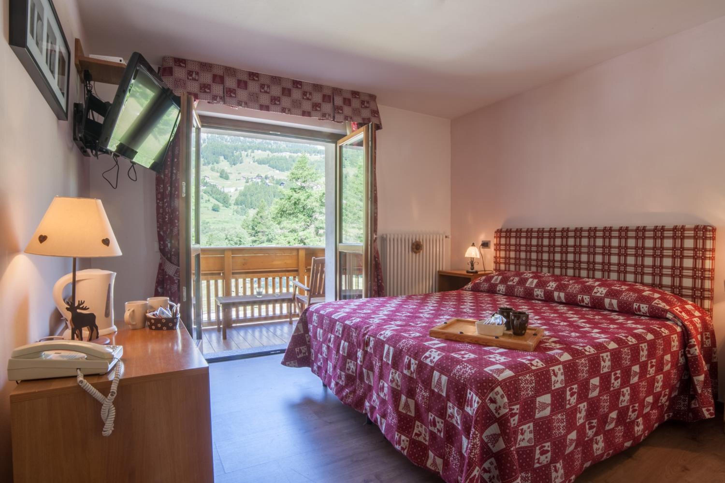 Double or Twin Room - Photo 7