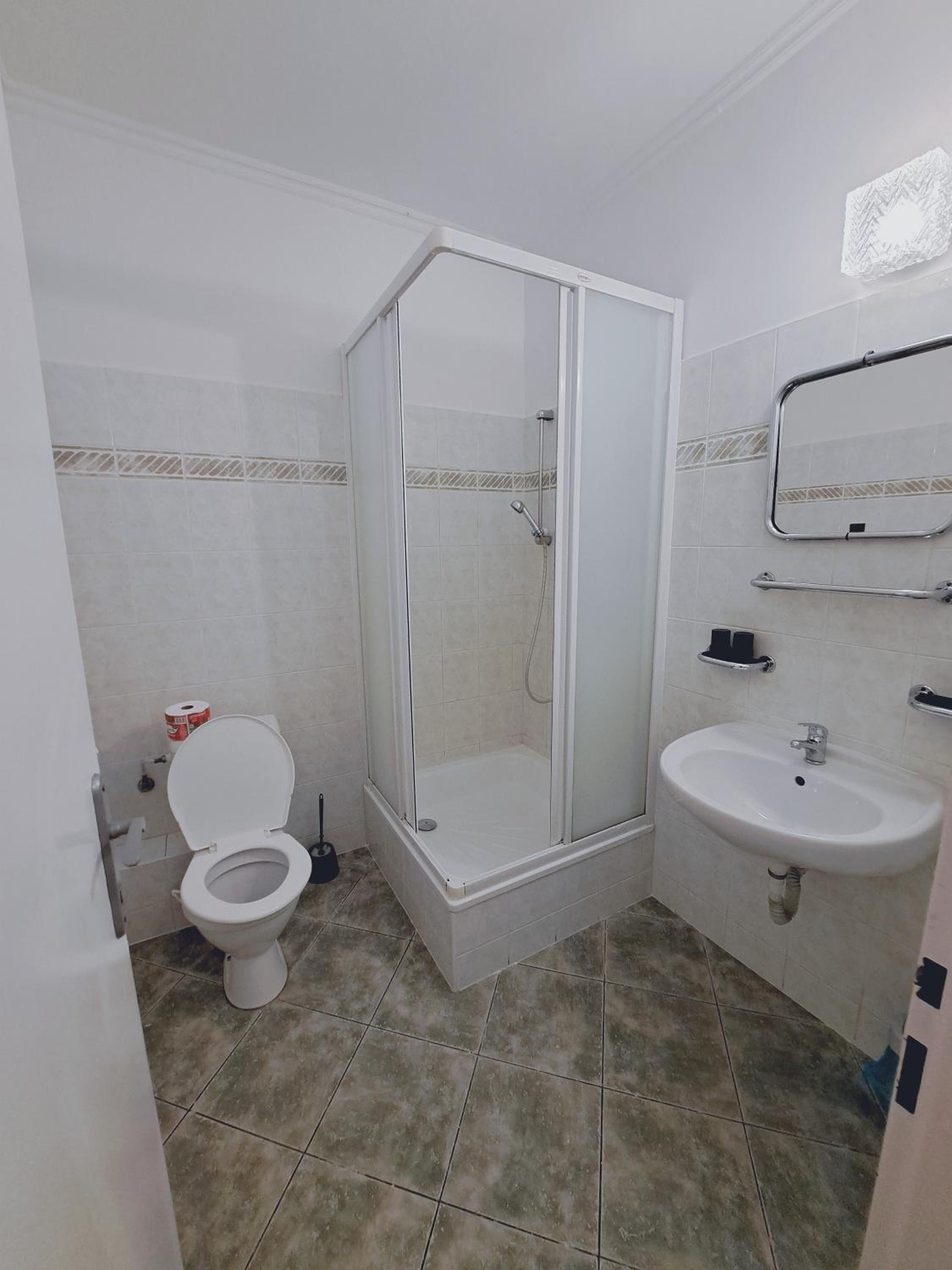 Superior Quadruple Room - Photo 4