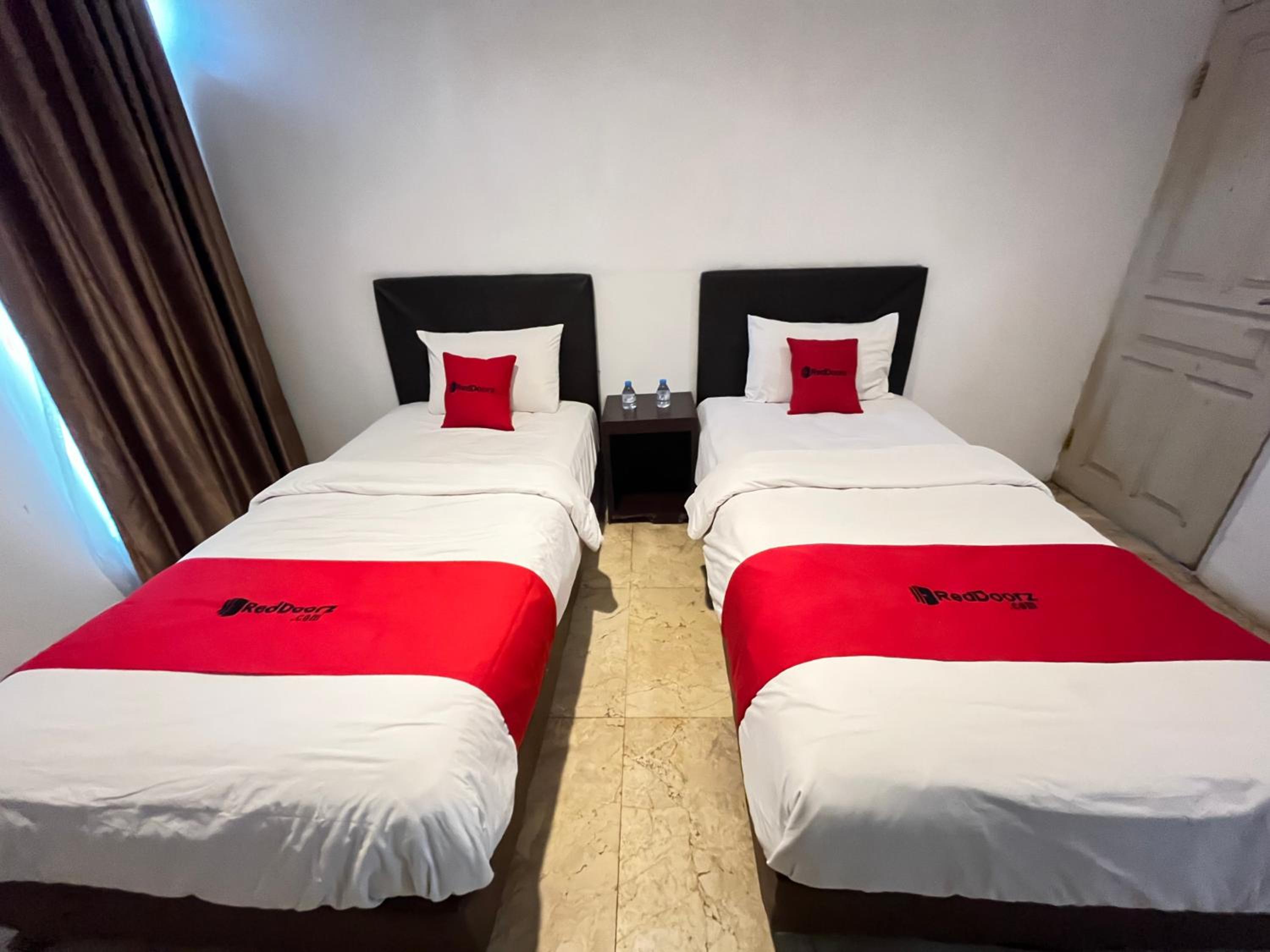 Standard Twin Room photo 2