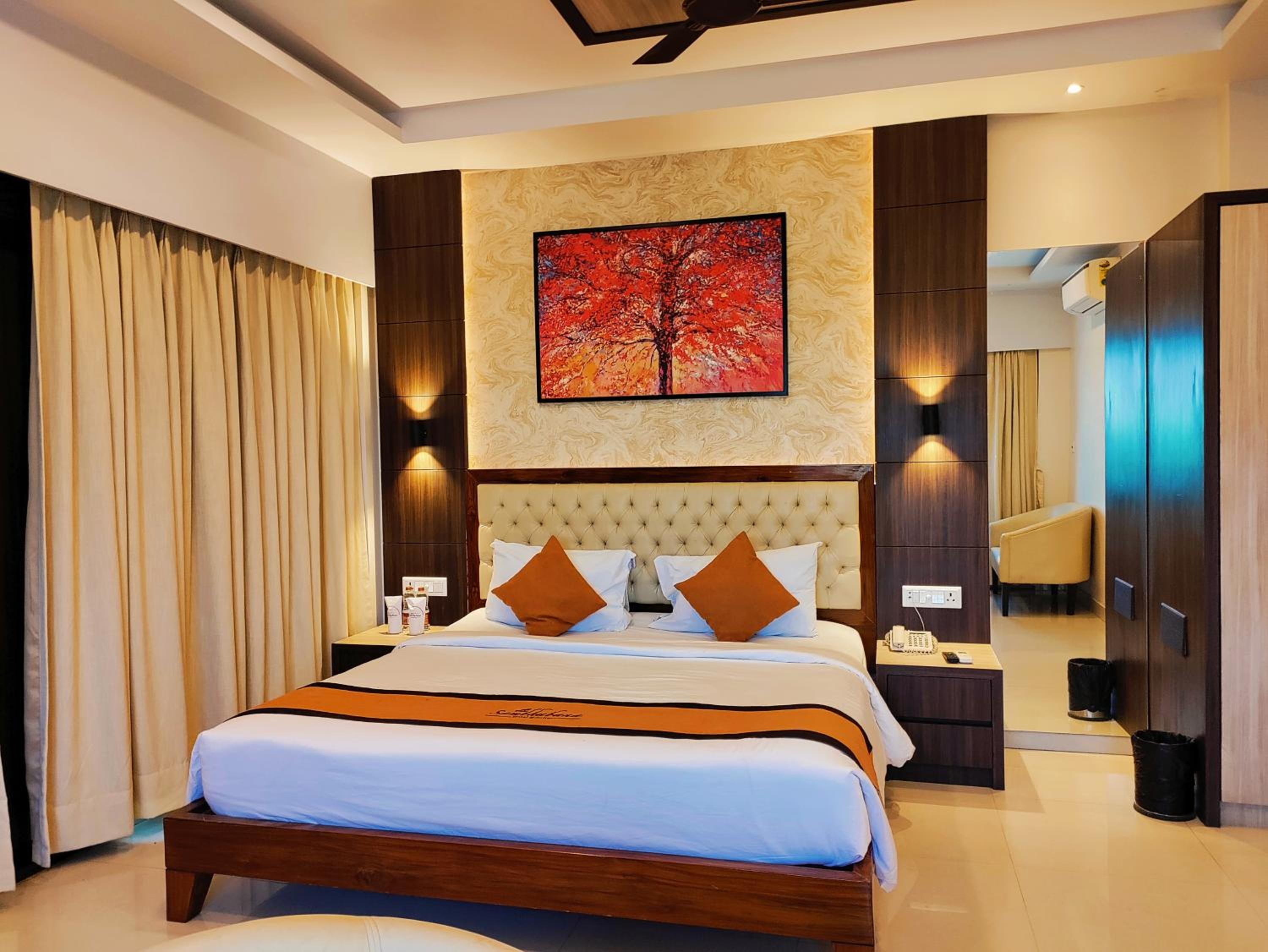 Deluxe Double Room (2 Adults + 1 Child) photo 3
