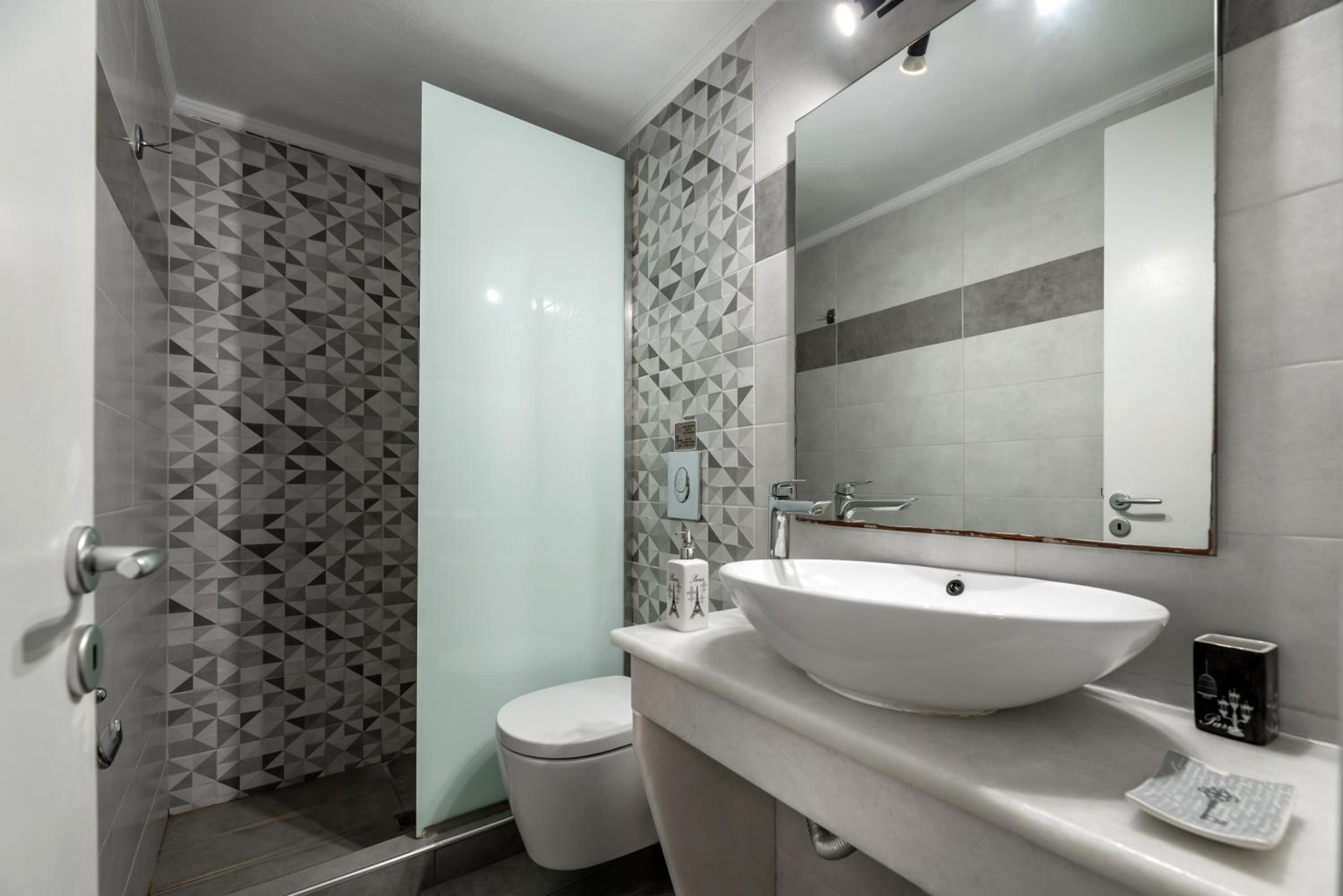Deluxe Double or Twin Room - Photo 4