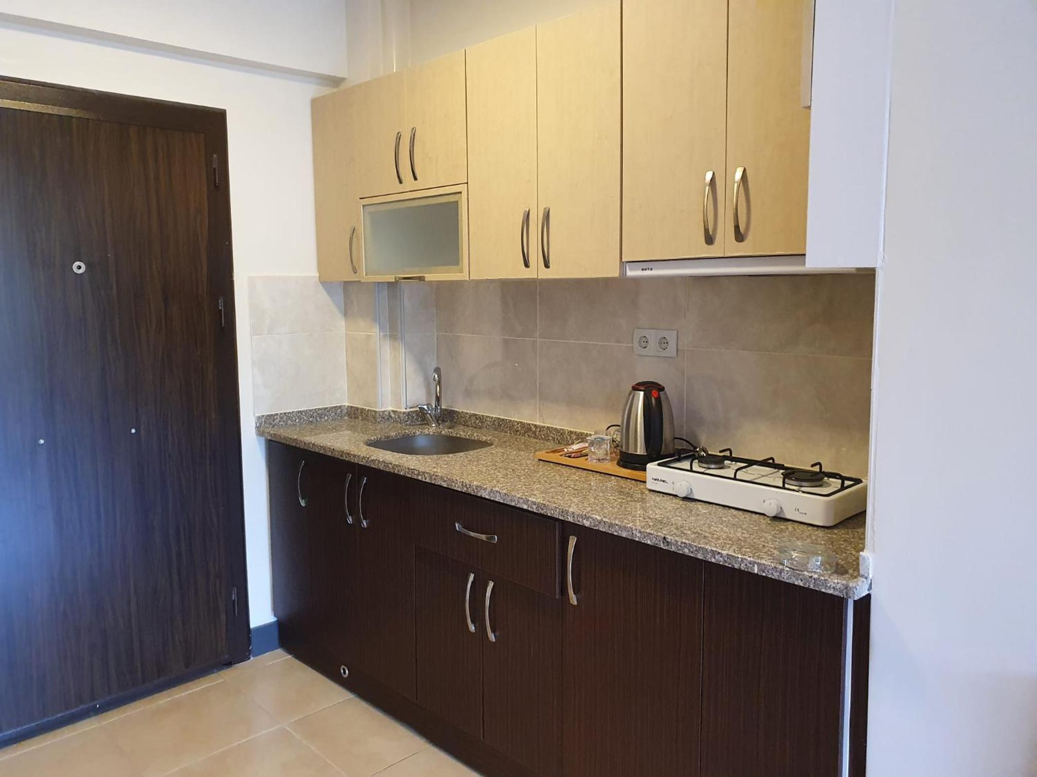 Large Double Room - Photo 7
