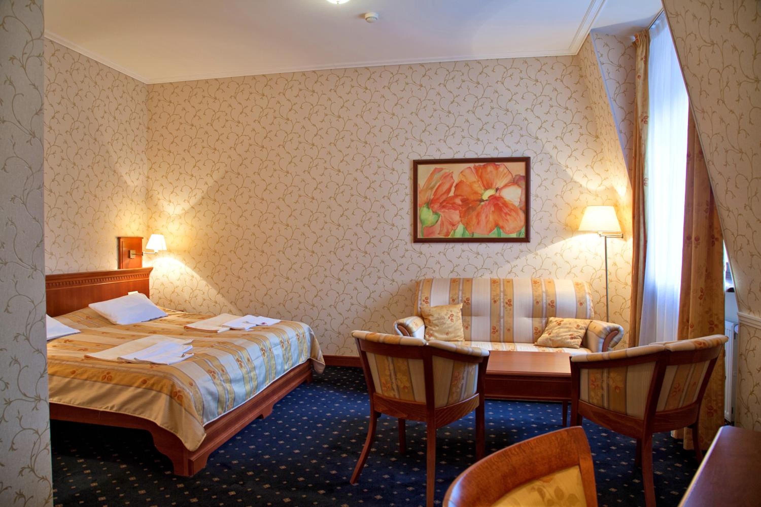 Double Room With Extra Bed photo 2