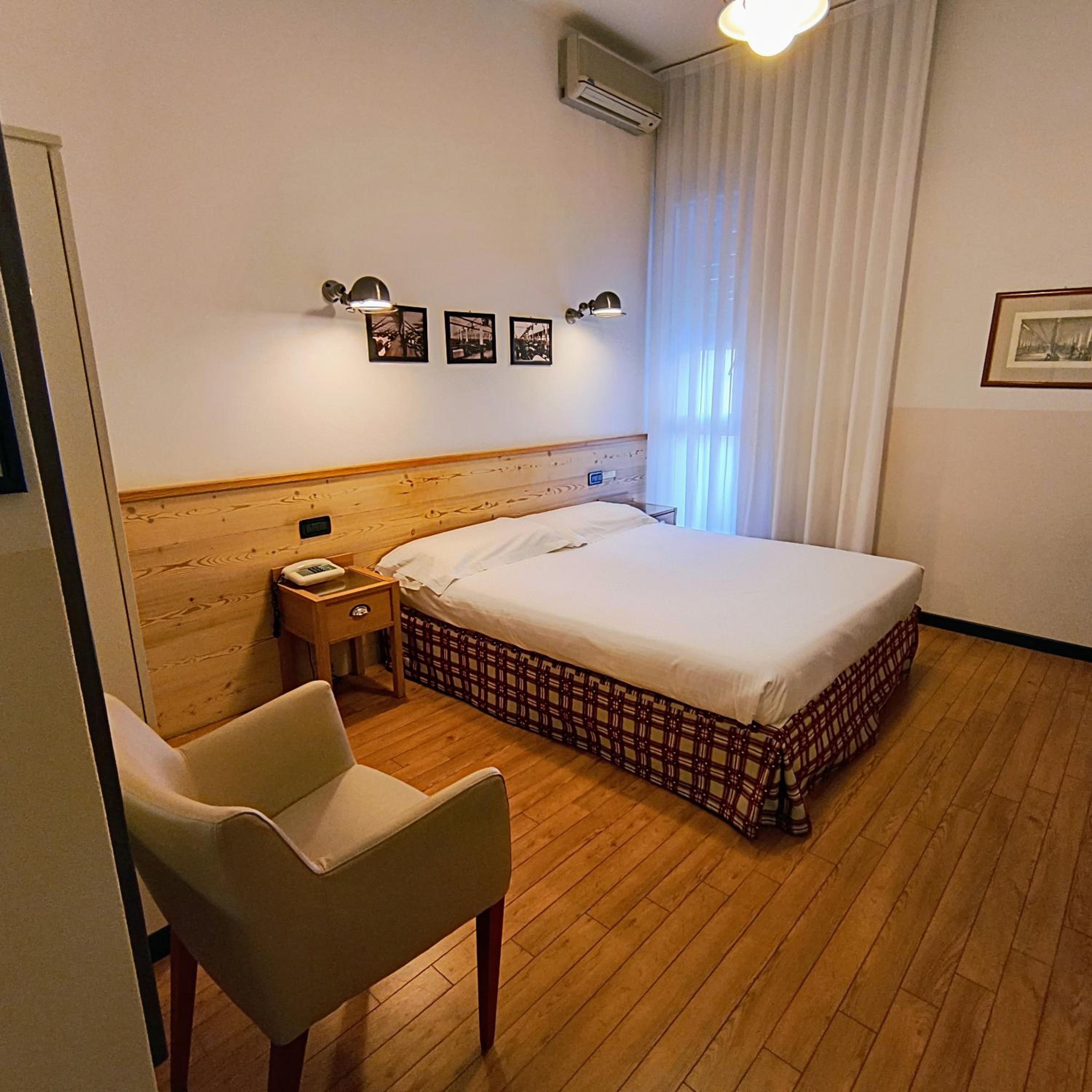Double or Twin Room photo 2