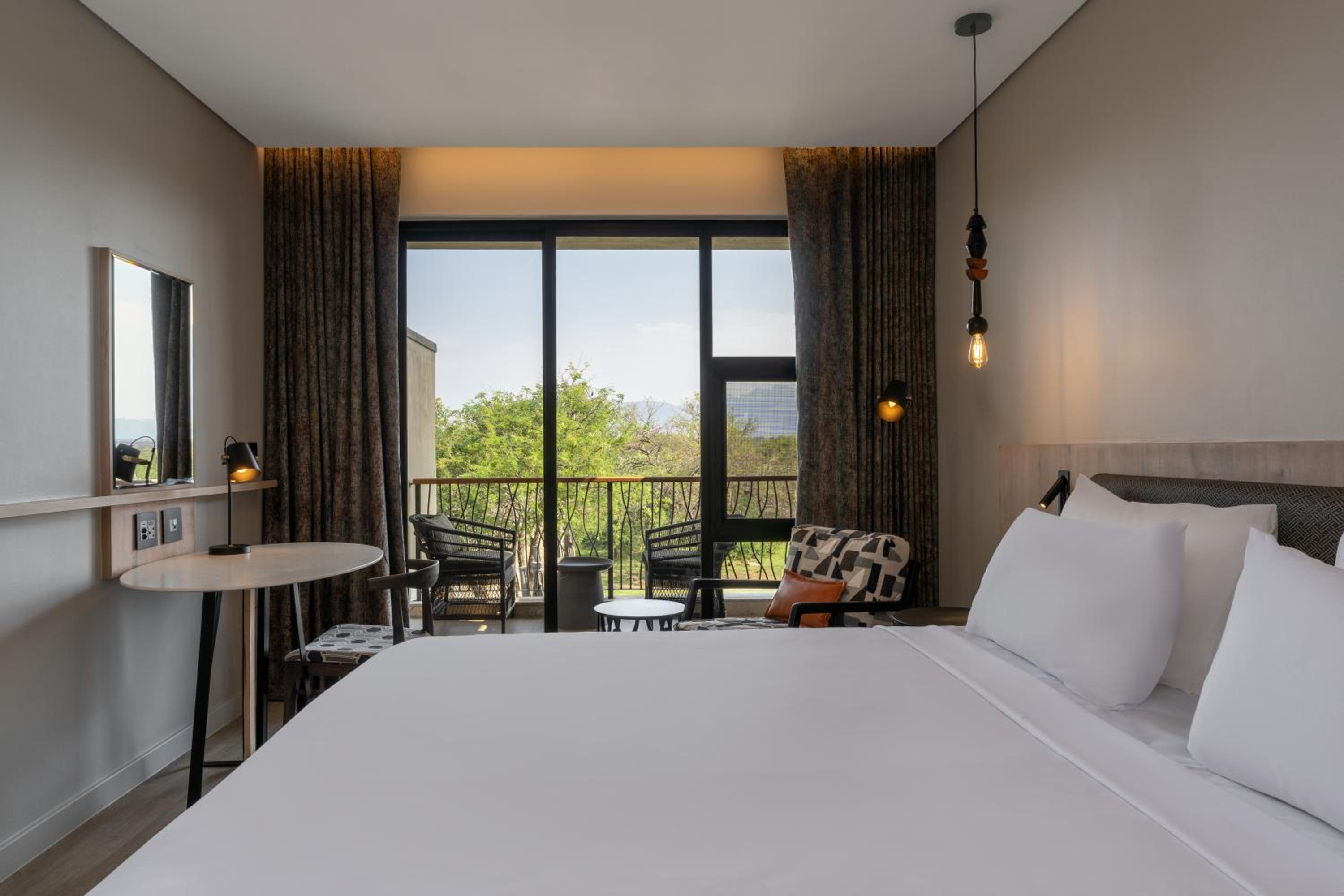Standard Room with Drakensberg Mountain View - Photo 7